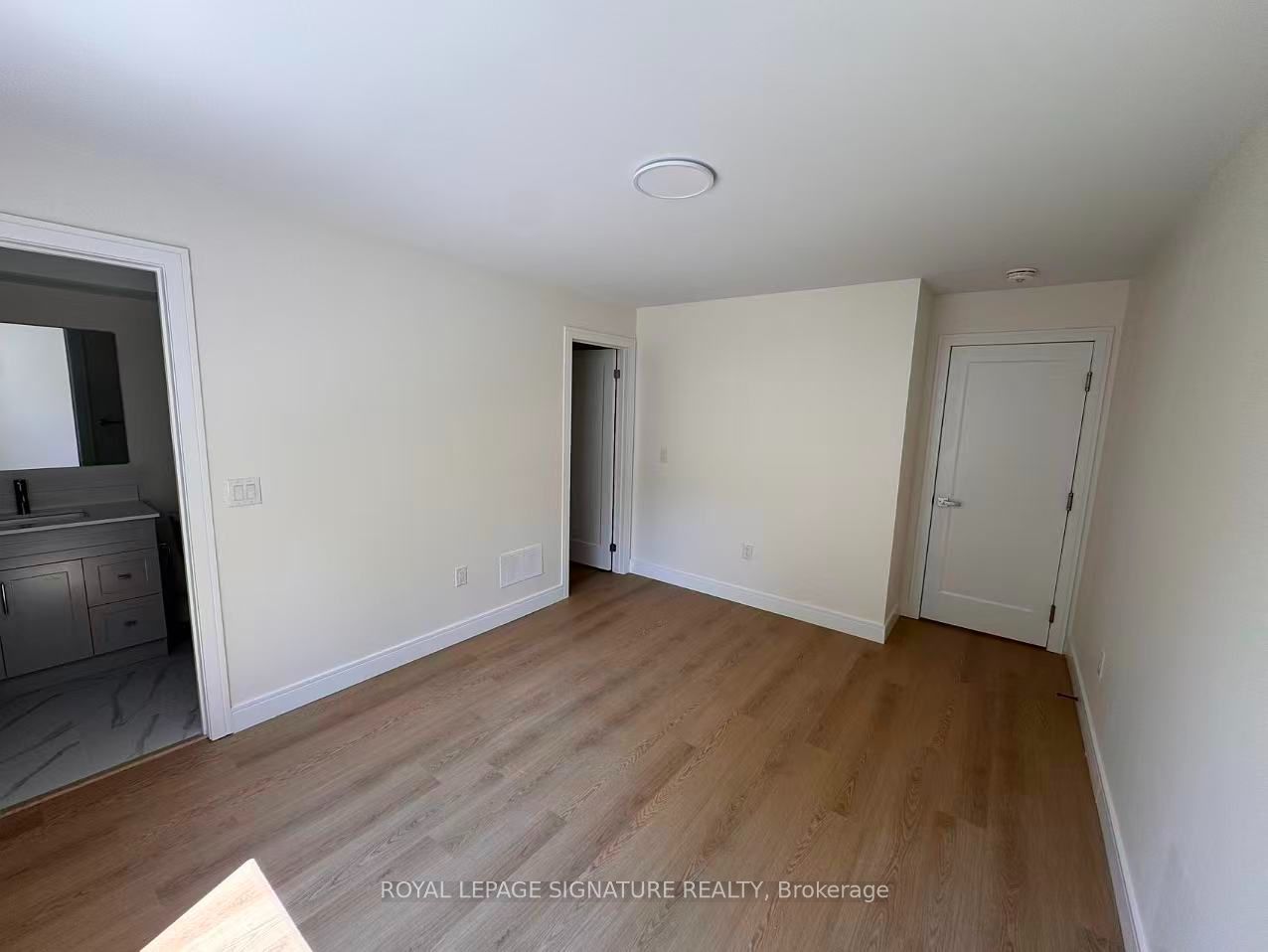 53 Bishop Avenue 1A, Toronto, ON M2M 1Z4 photo 2