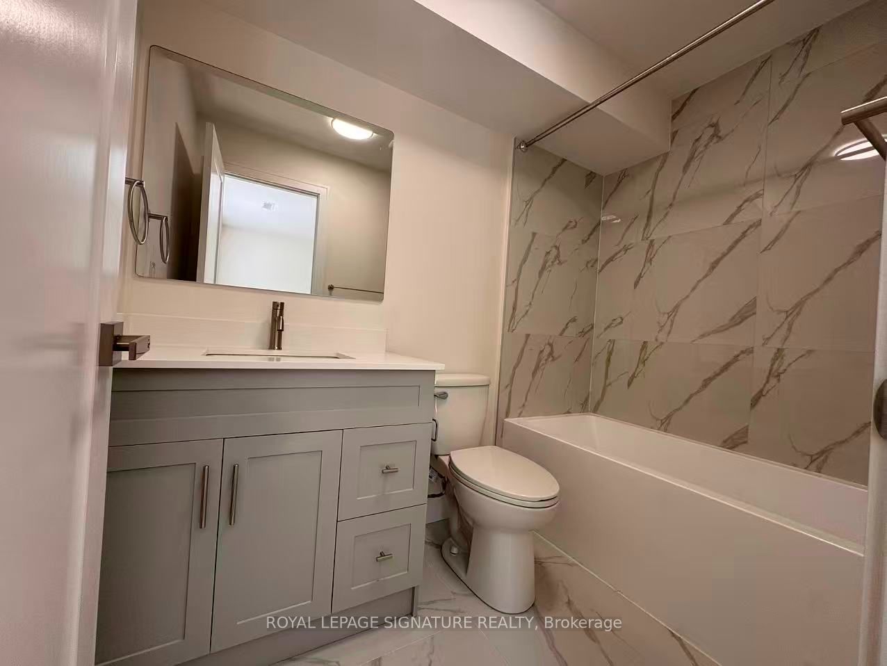 53 Bishop Avenue 1A, Toronto, ON M2M 1Z4 photo 3