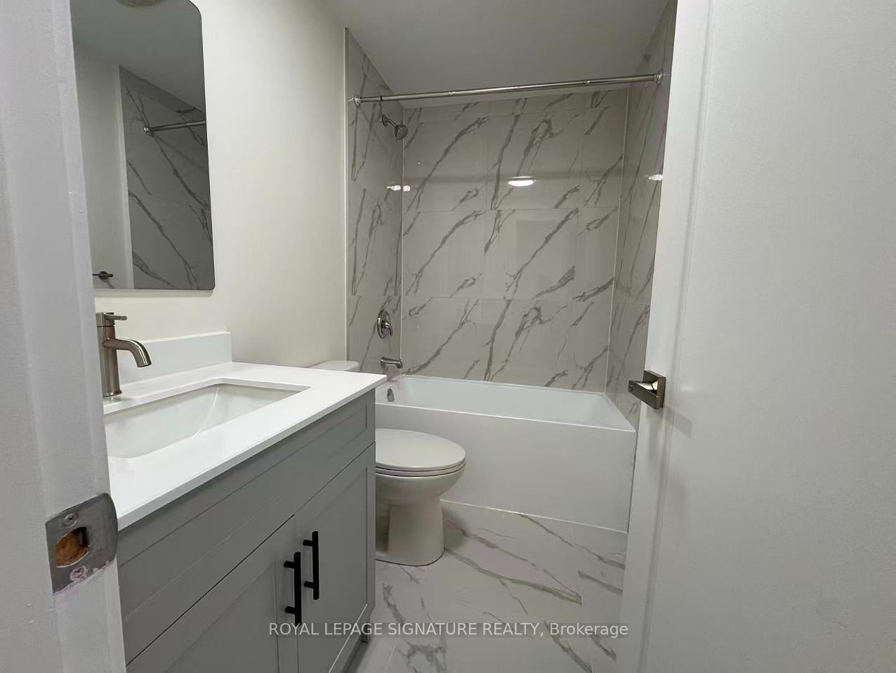 53 Bishop Avenue 1A, Toronto, ON M2M 1Z4 photo 5