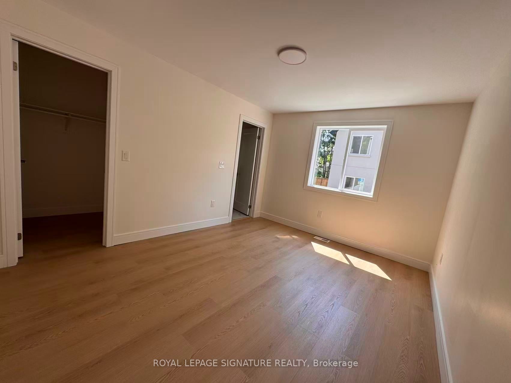 53 Bishop Avenue 2, Toronto, ON M2M 1Z4