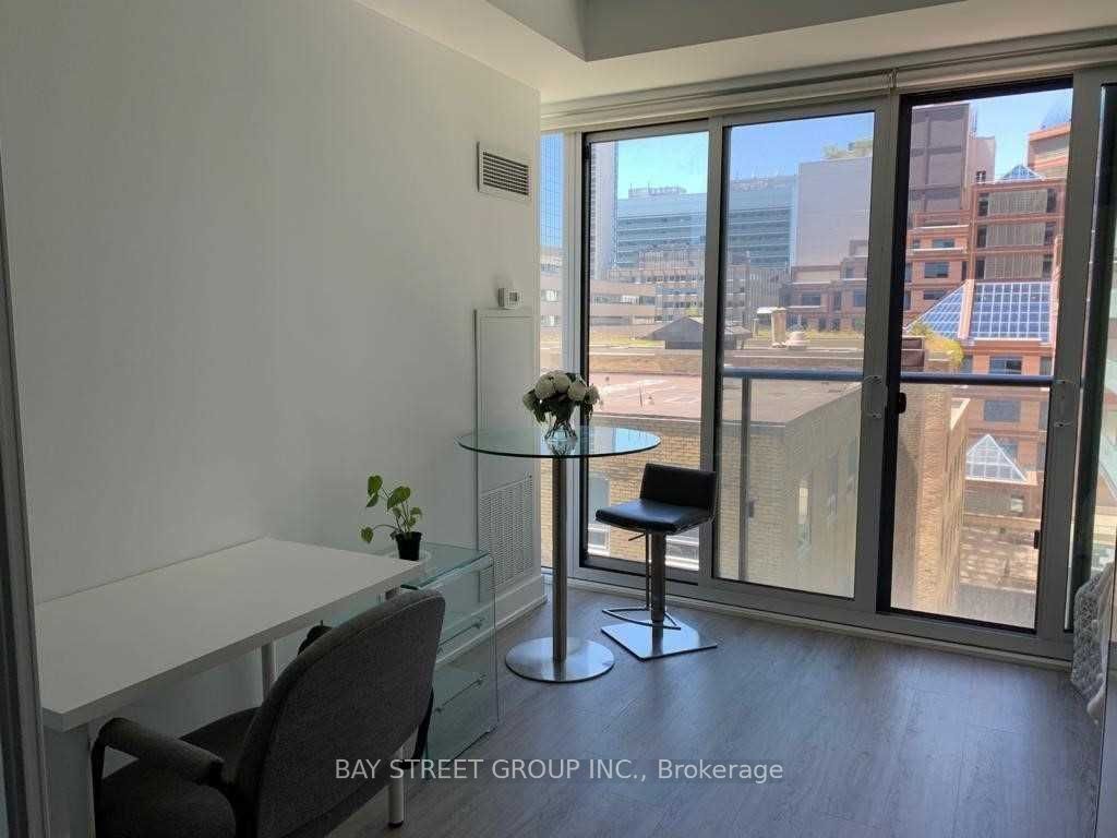 7 Grenville Street 815, Toronto, ON M4Y 1W9 photo 4