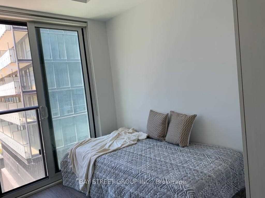 7 Grenville Street 815, Toronto, ON M4Y 1W9 photo 5