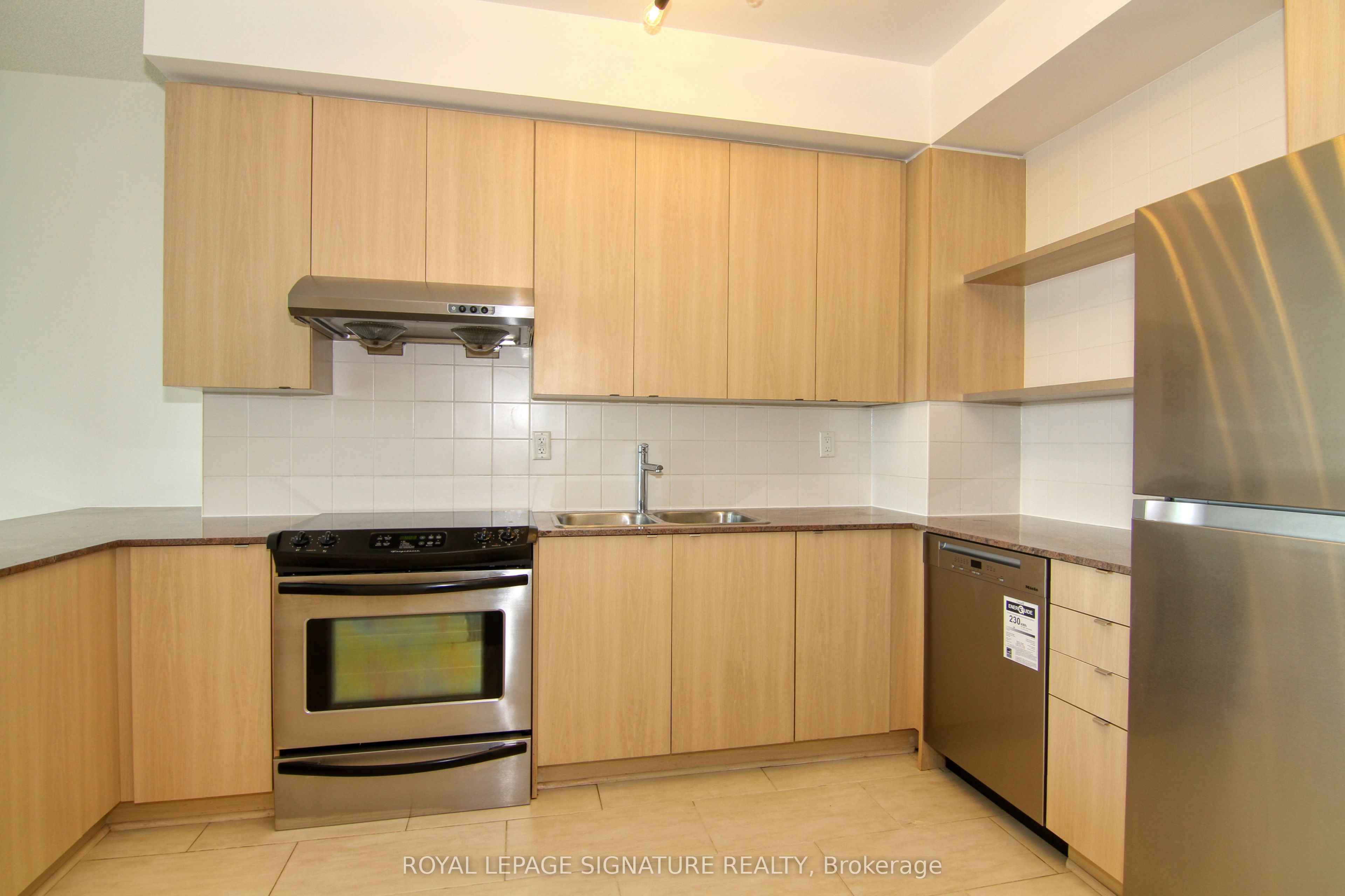 33 Lombard Street 3204, Toronto, ON M5C 3H8 photo 3