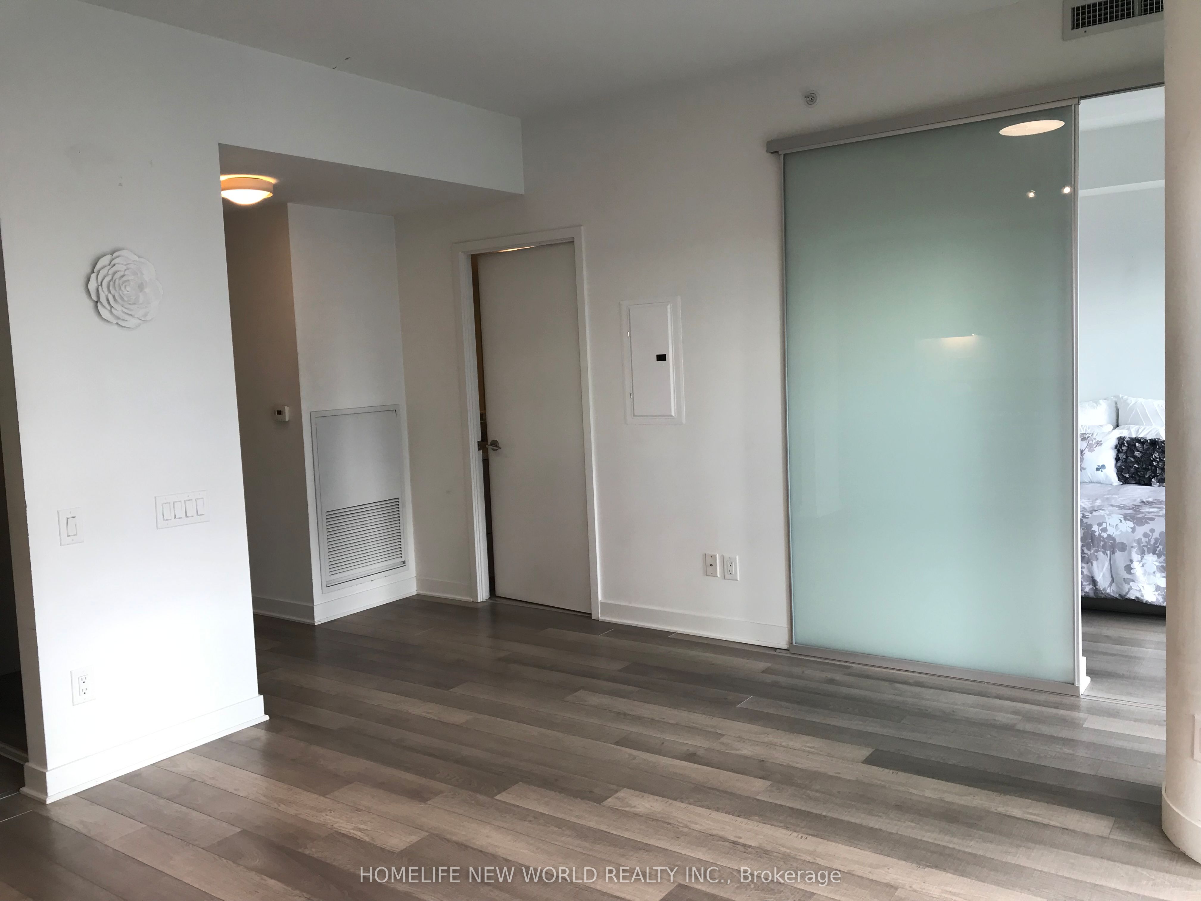 290 Adelaide Street W 3401, Toronto, ON M5V 1P6 photo 3