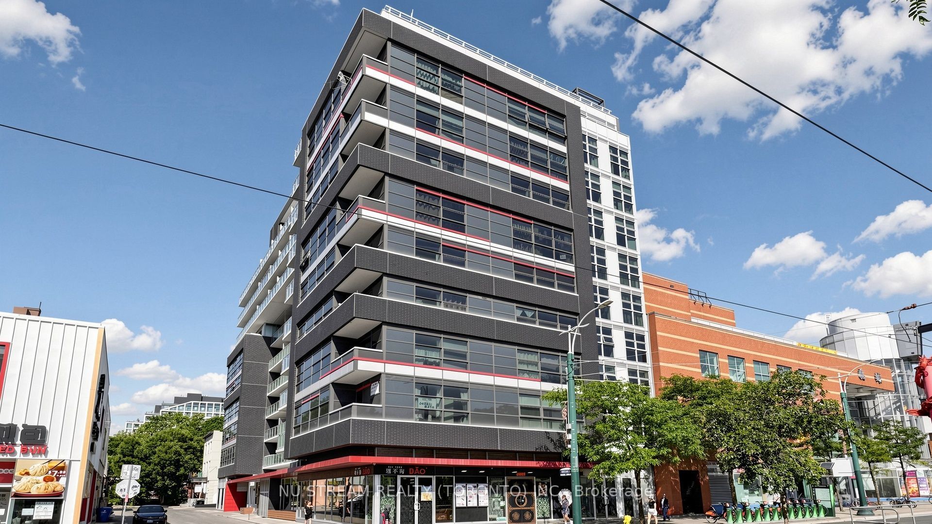 10 Willison Square 708, Toronto, ON M5T 0A8 photo 4