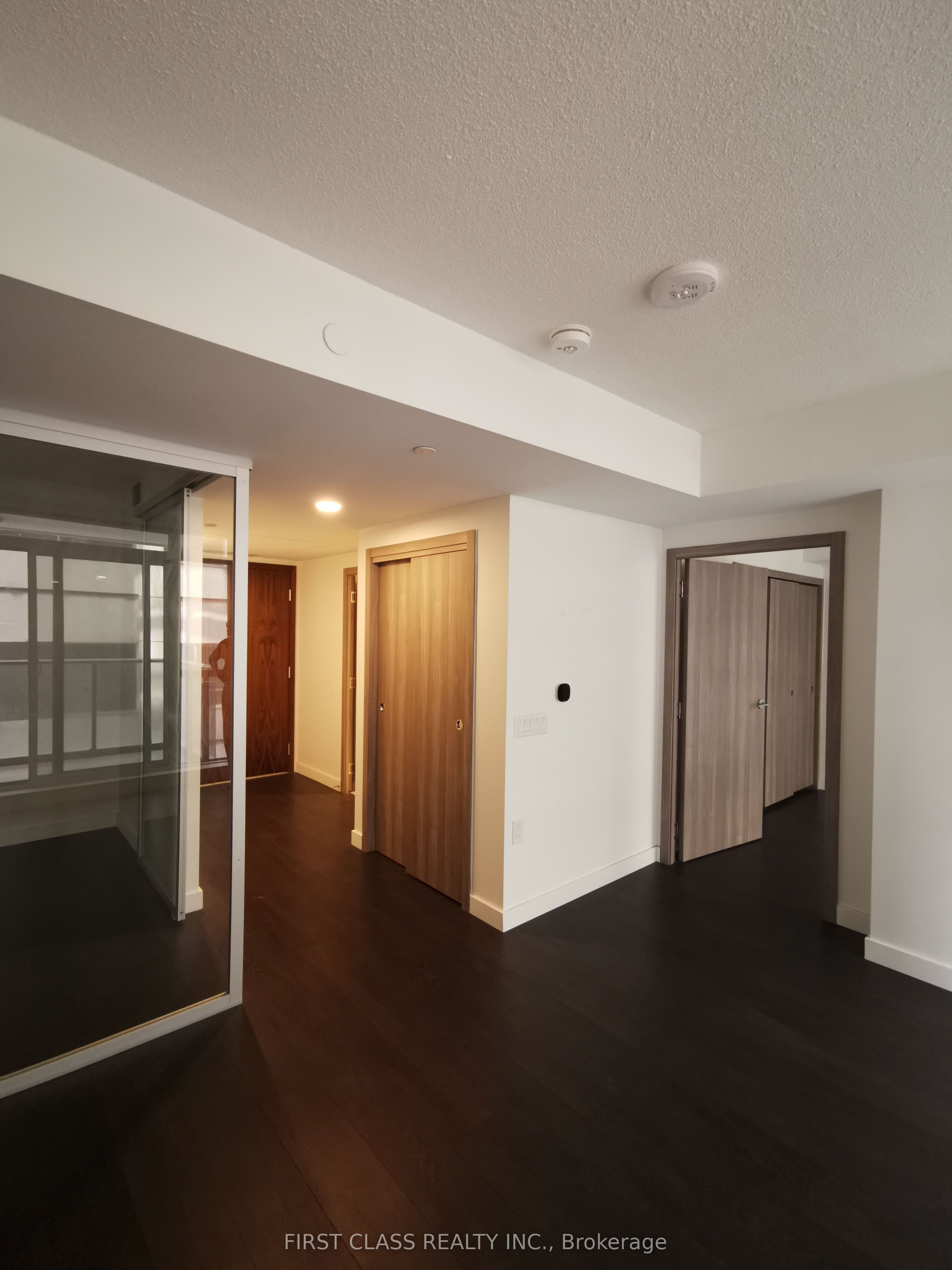 38 Widmer Street 710, Toronto, ON M5V 2E9 photo 5
