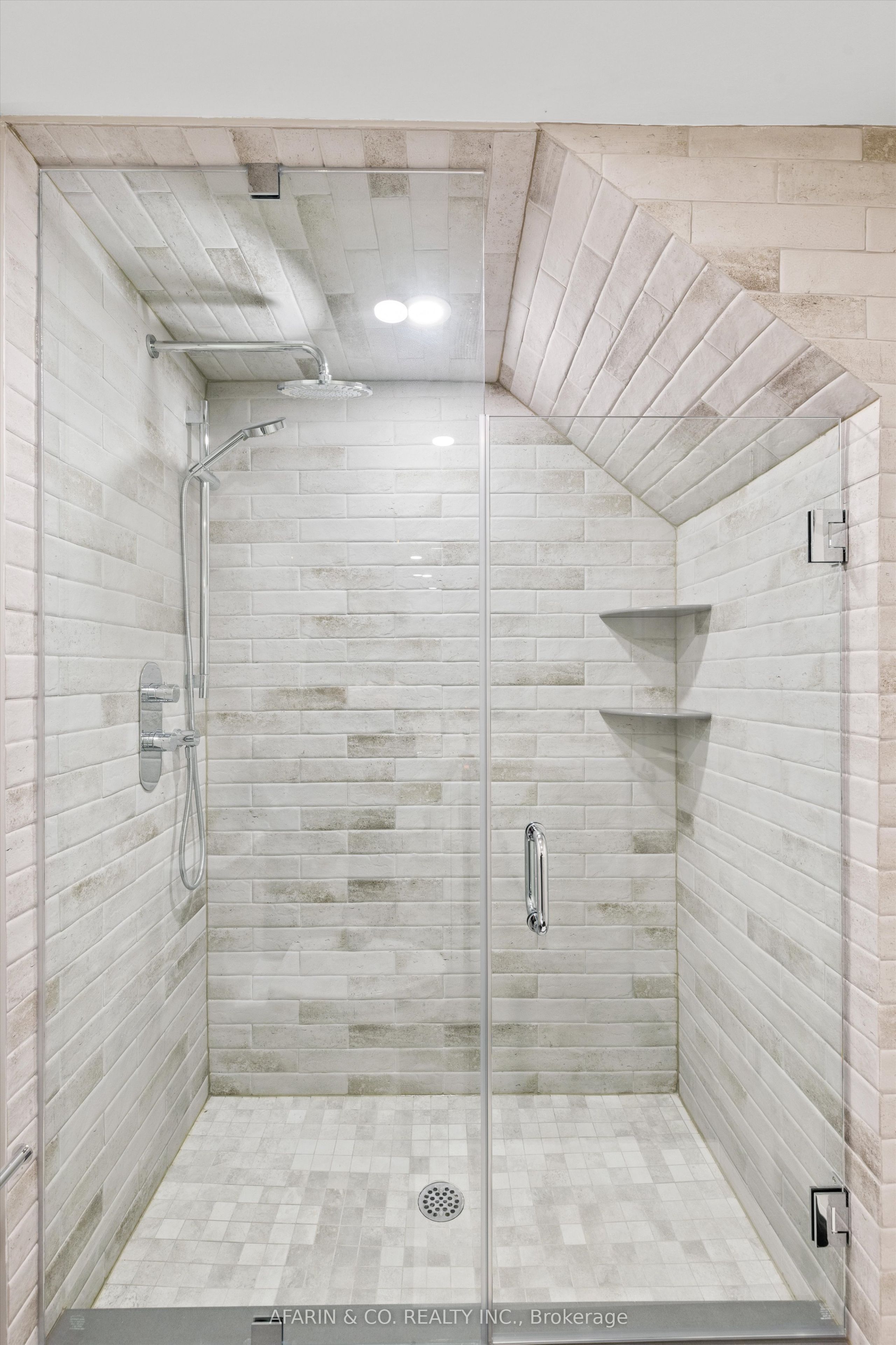 48 Nassau Street Second Floor & Loft, Toronto, ON M5T 1M2 photo 3