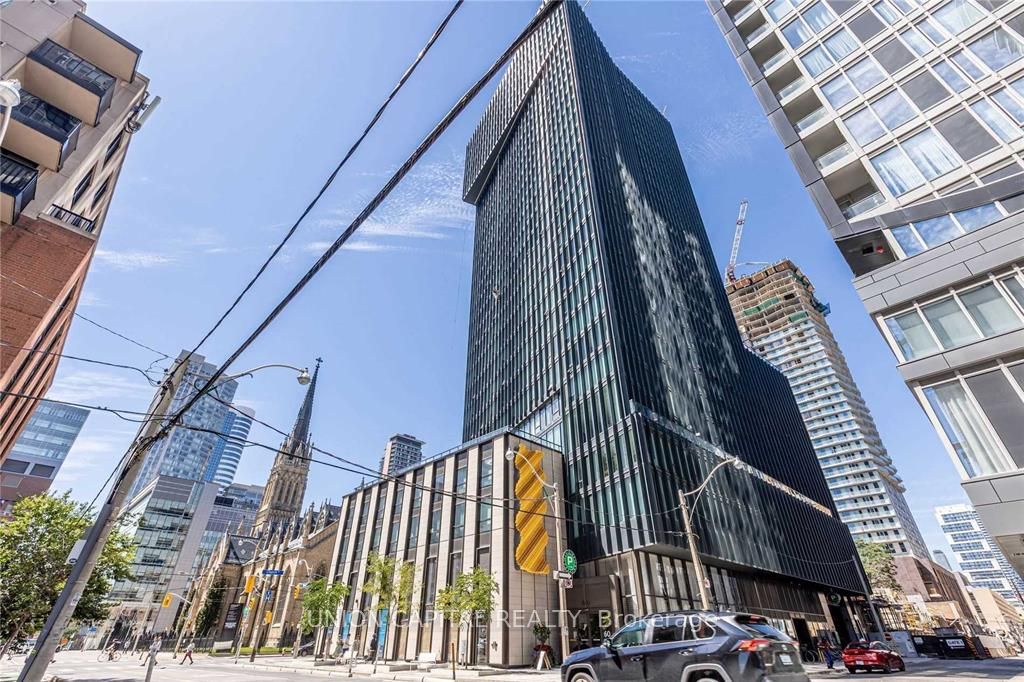 60 Shuter Street 202, Toronto, ON M5B 0B7