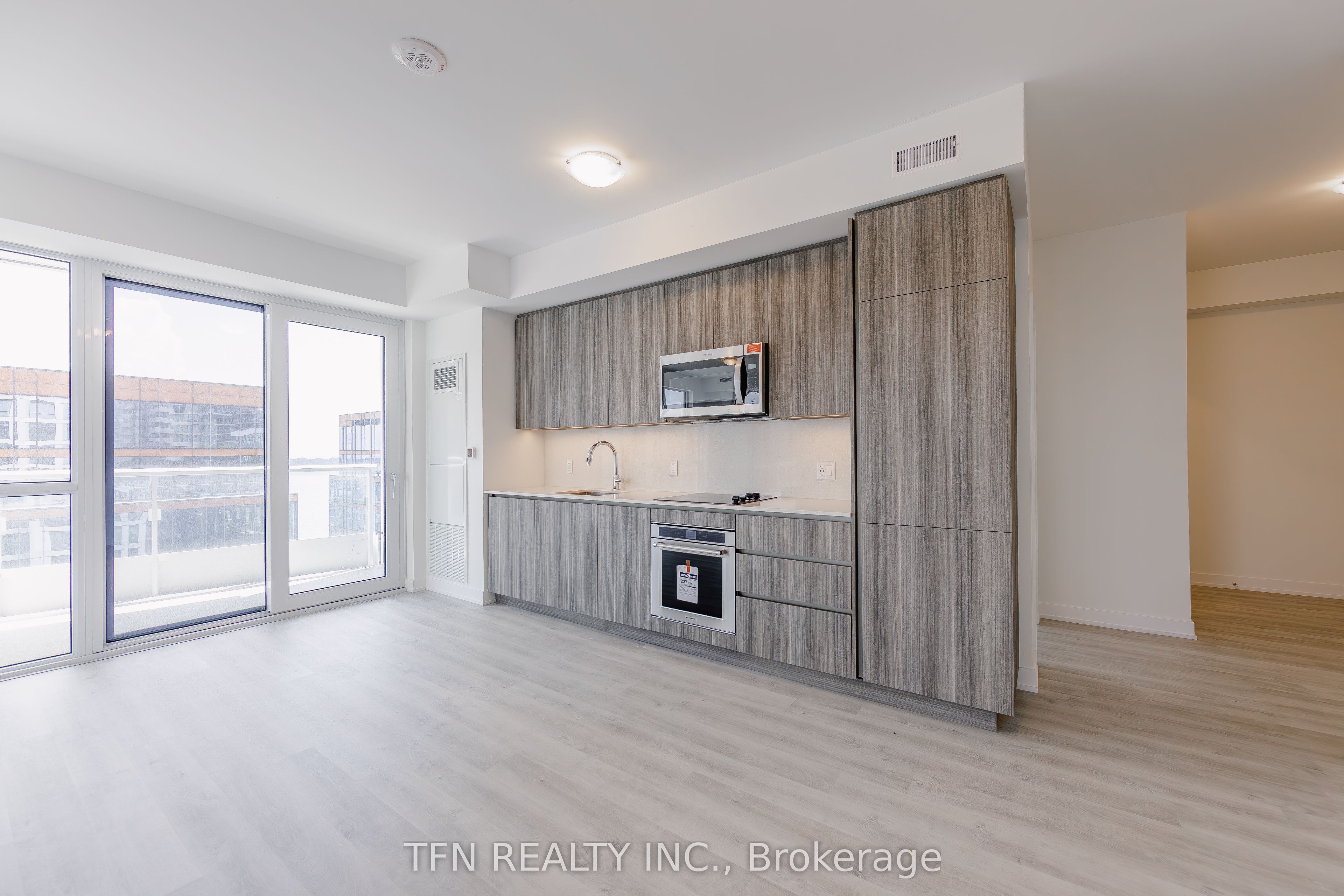 15 Richardson Street 1313, Toronto, ON M5A 0Y5 photo 4
