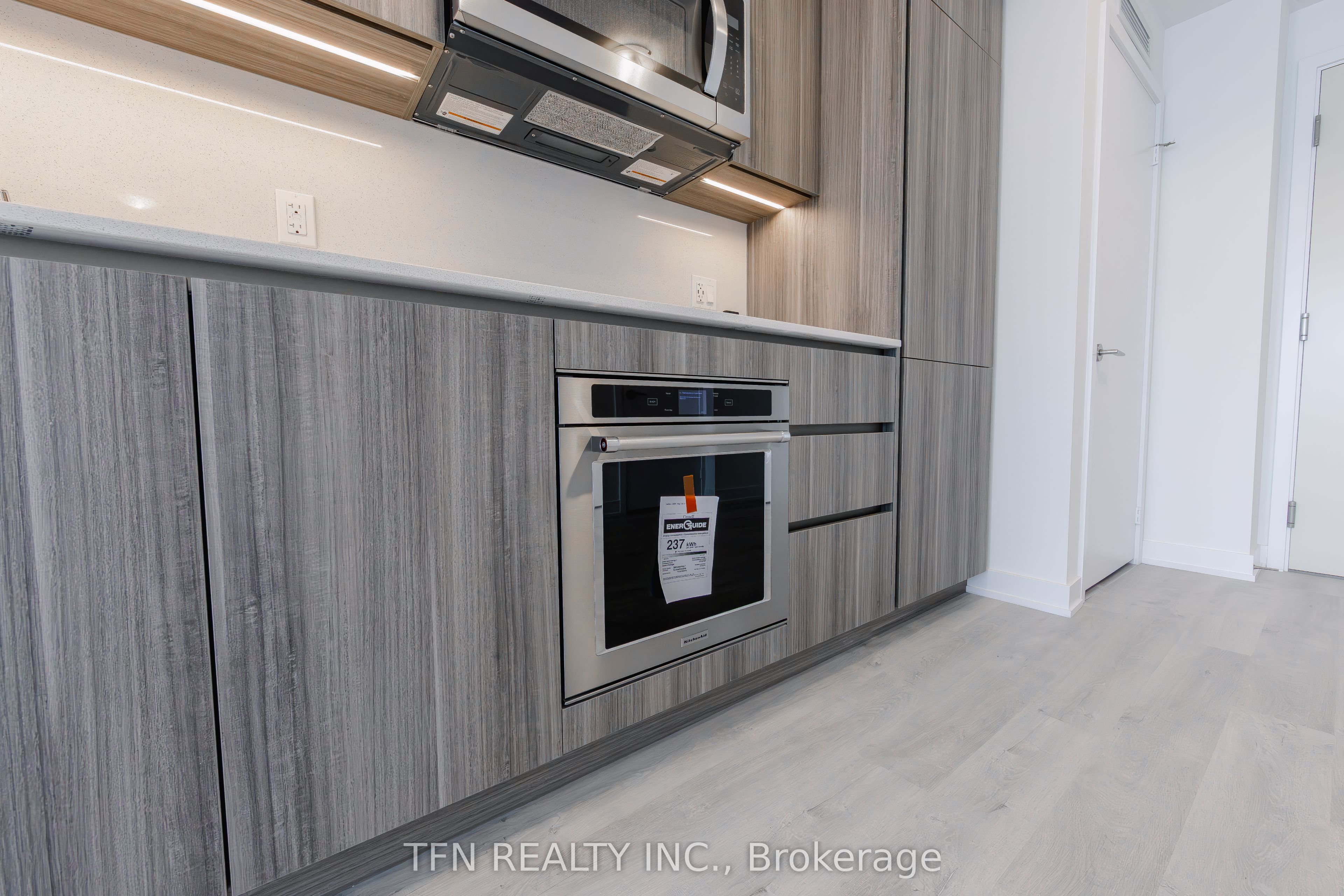 15 Richardson Street 1610, Toronto, ON M5A 0Y5 photo 4