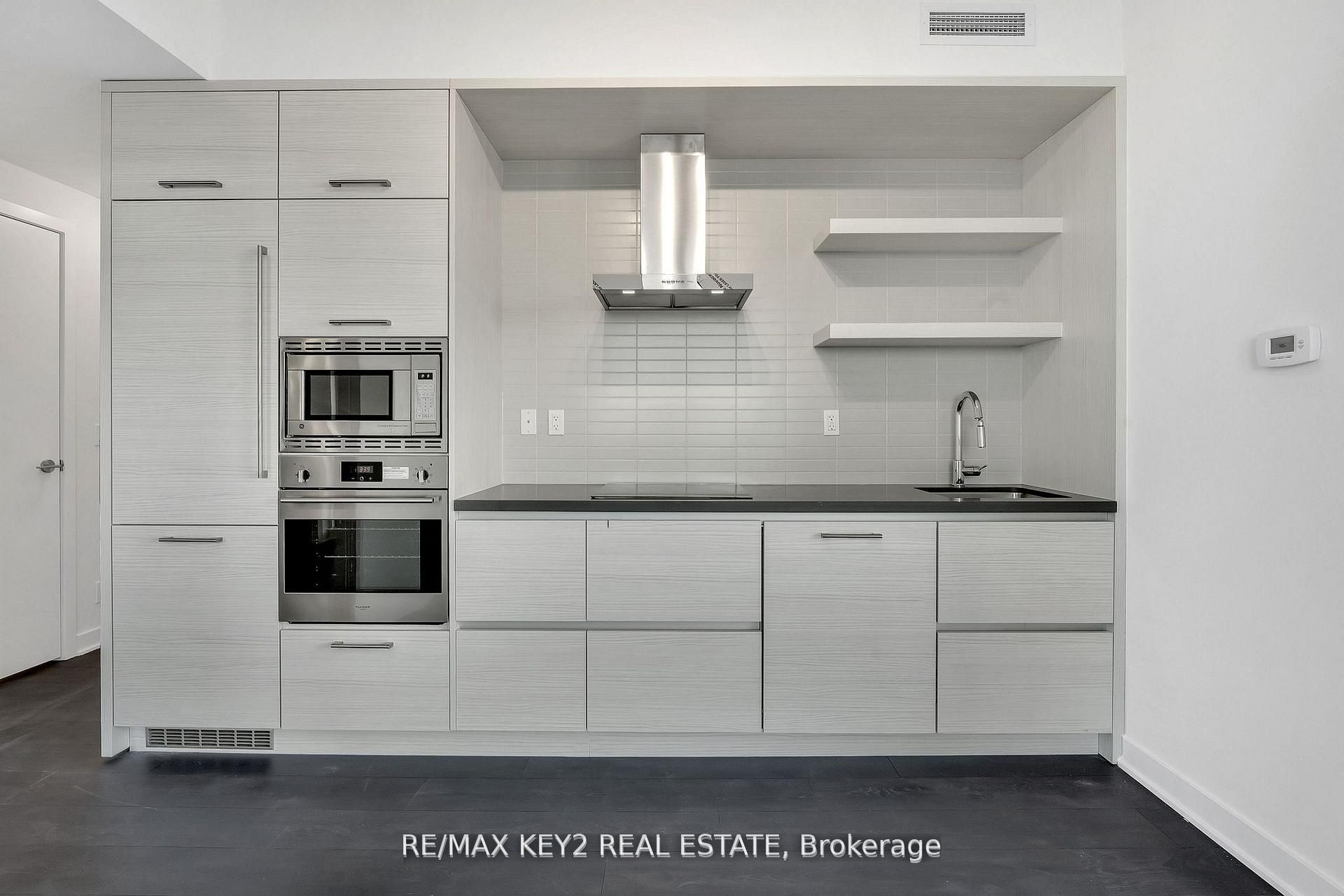 2221 Yonge Street 3402, Toronto, ON M4S 0B8 photo 2