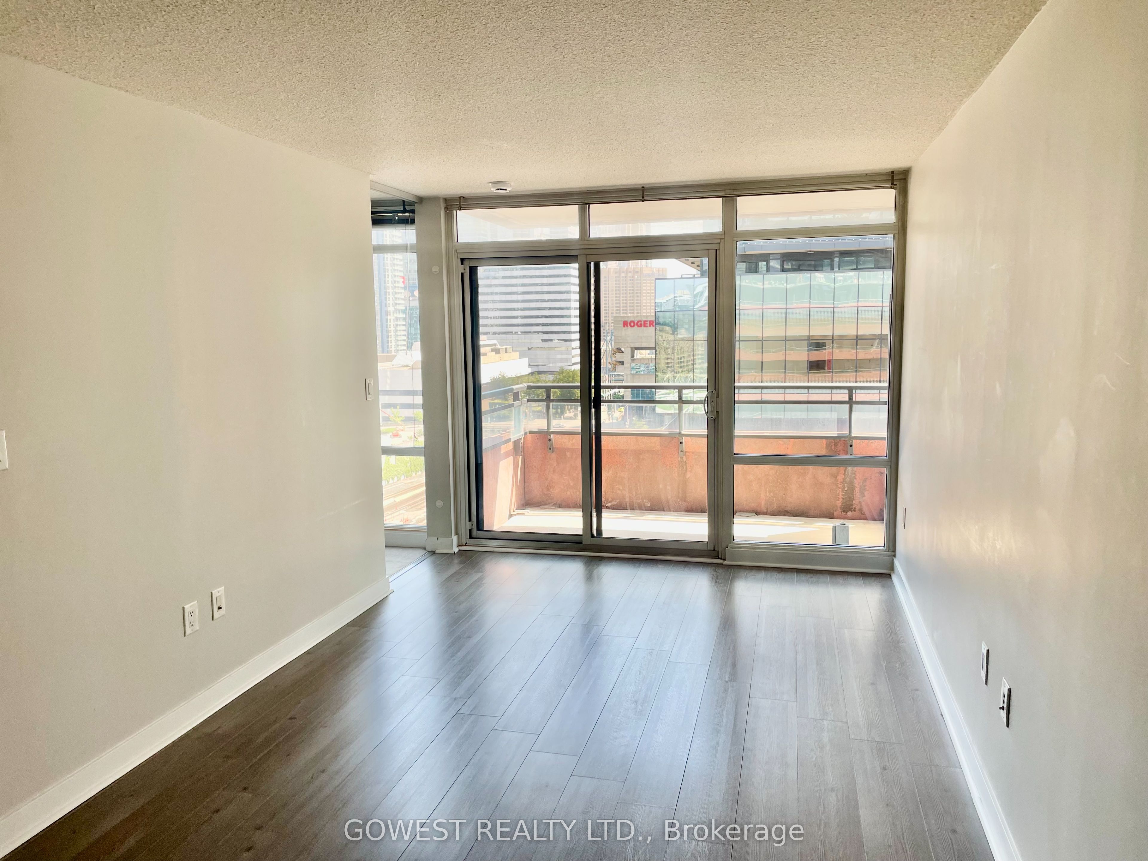 4K Spadina Avenue 1507, Toronto, ON M5V 3Y9 photo 3