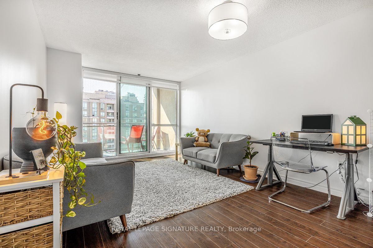 8 Pemberton Avenue UPH3, Toronto, ON M2M 4K8 photo 2