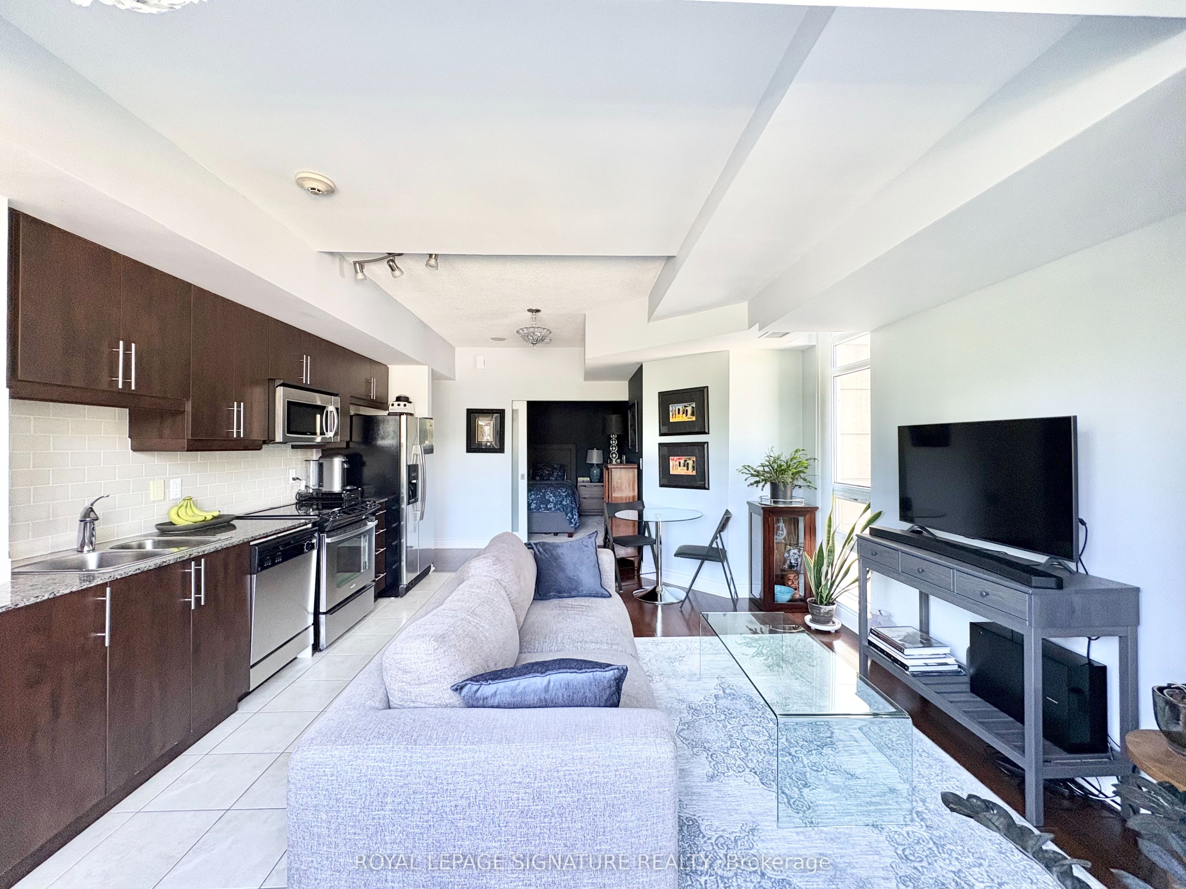 31 Olive Avenue 211, Toronto, ON M2N 4N4 photo 4