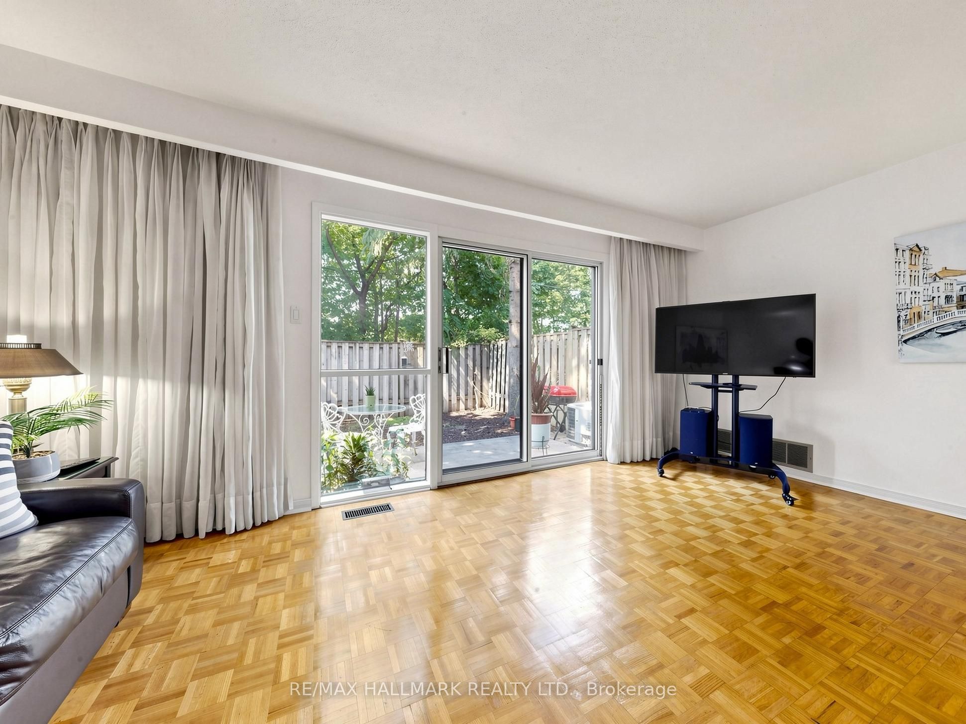 80 Song Meadoway, Toronto, ON M2H 2T7 photo 4