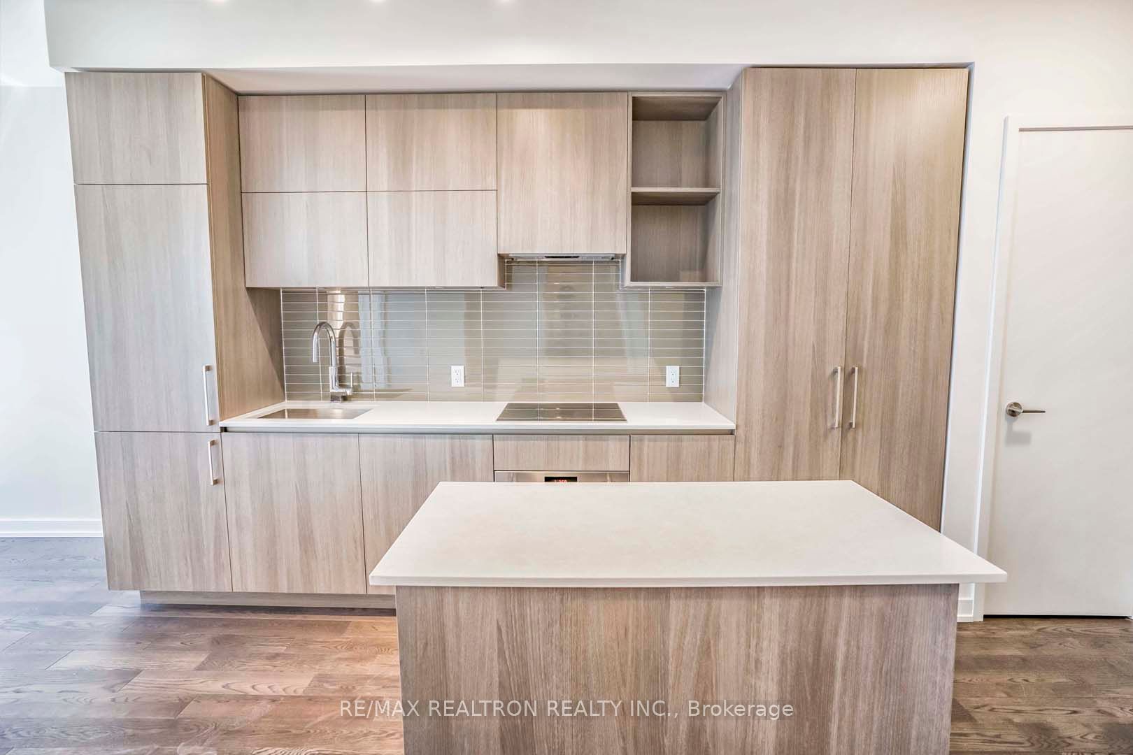 1 Yorkville Avenue 3112, Toronto, ON M4W 1L1 photo 5