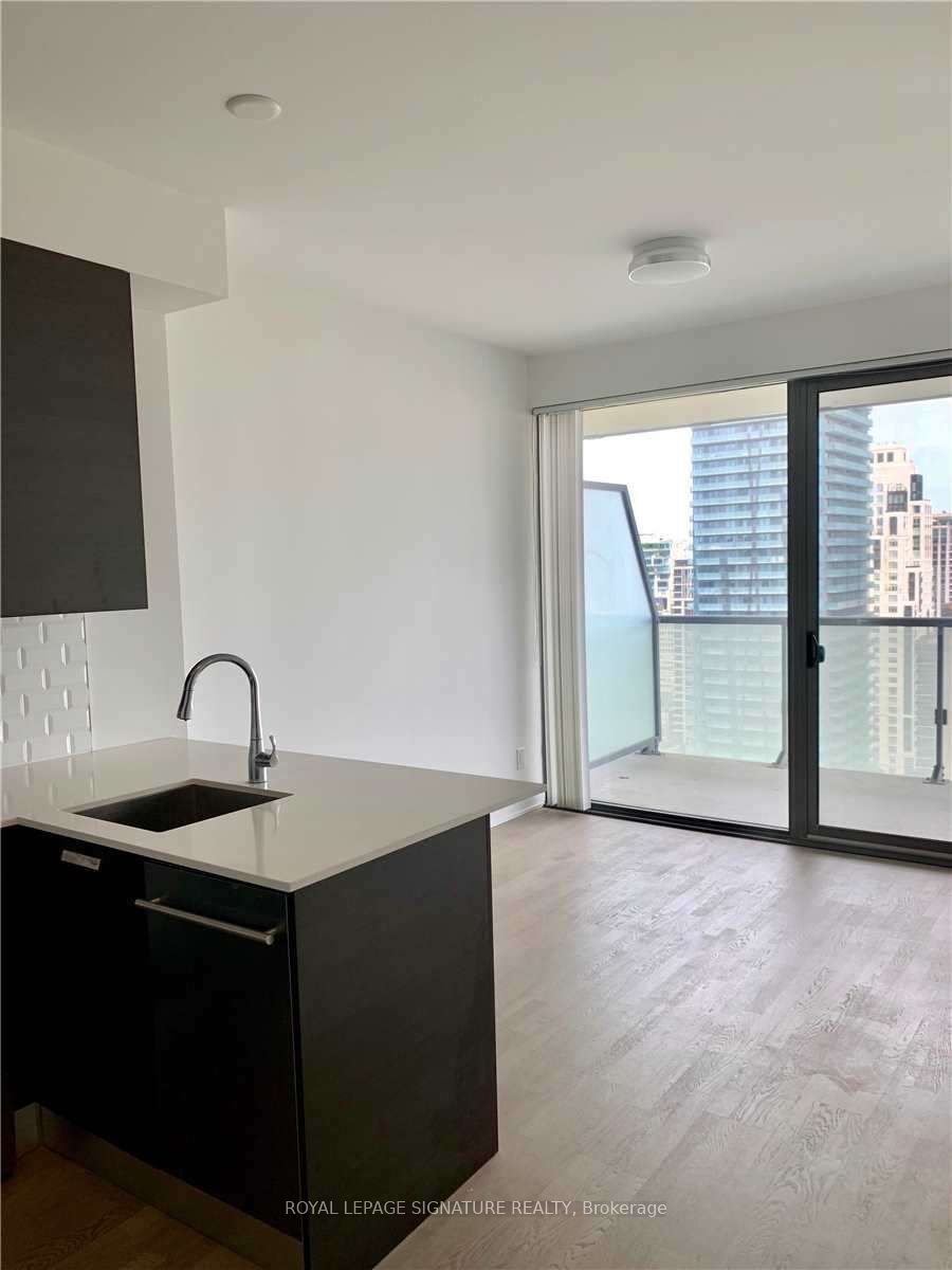 57 St Joseph Street 2709, Toronto, ON M5S 0C5 photo 5