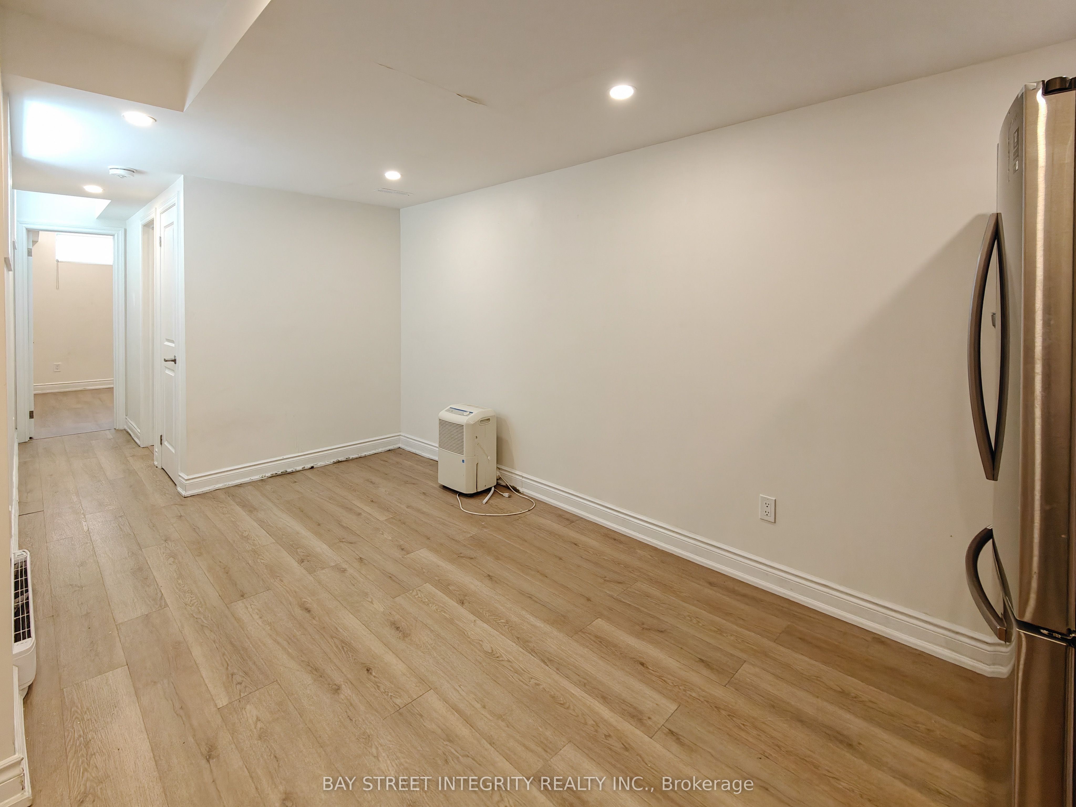 598 Crawford Street Lower, Toronto, ON M6G 3K2 photo 3