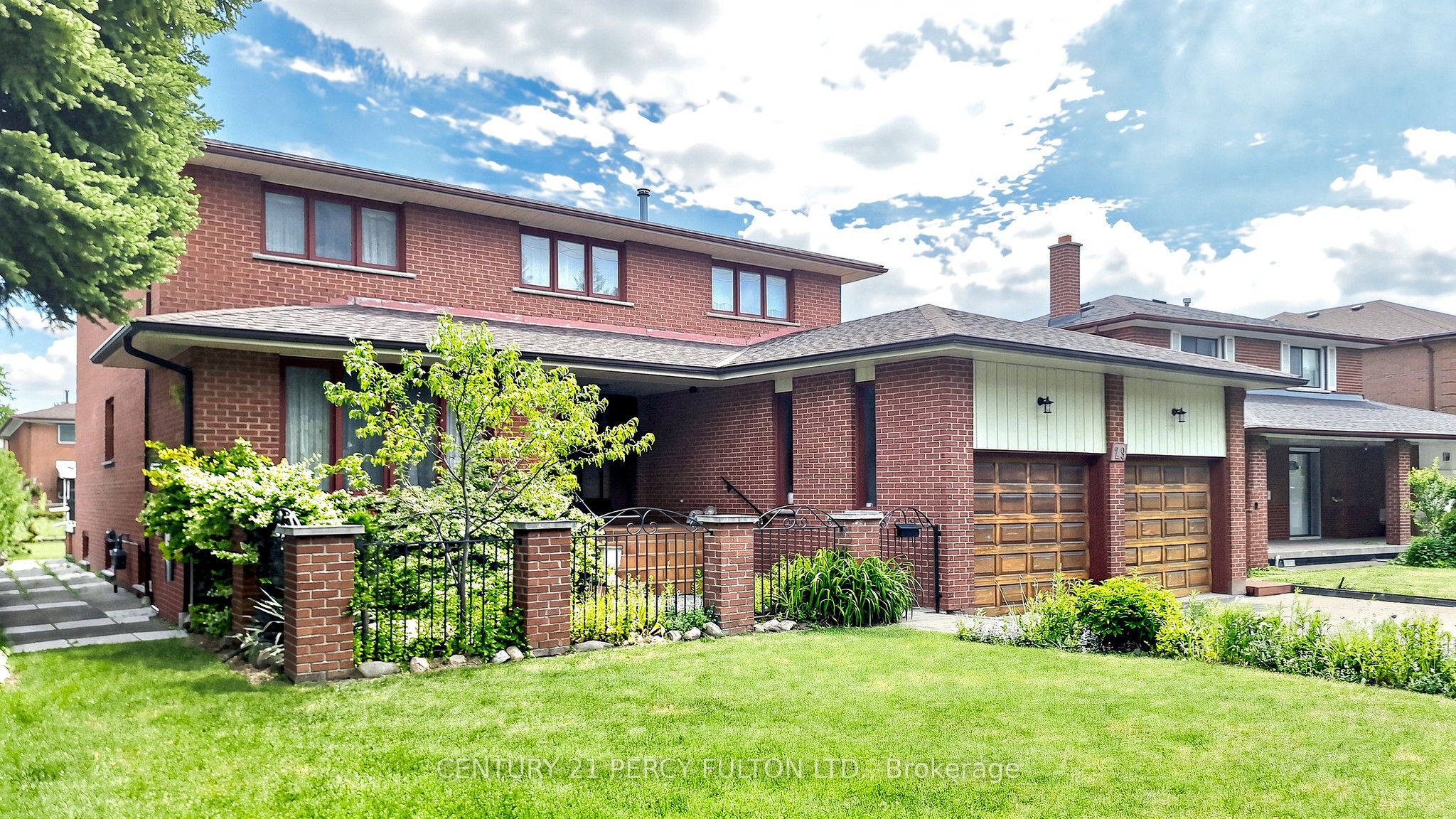 29 Ernest Avenue, Toronto, ON M2J 3T4
