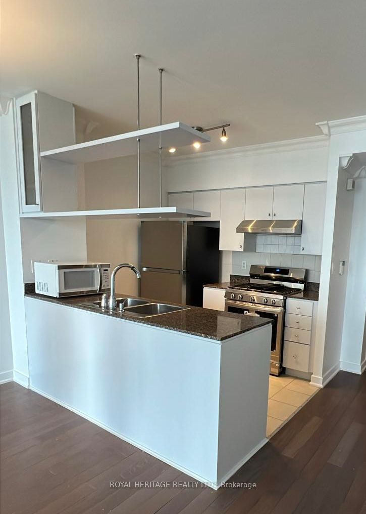 10 Navy Wharf Court 2301, Toronto, ON M5V 3V2 photo 2