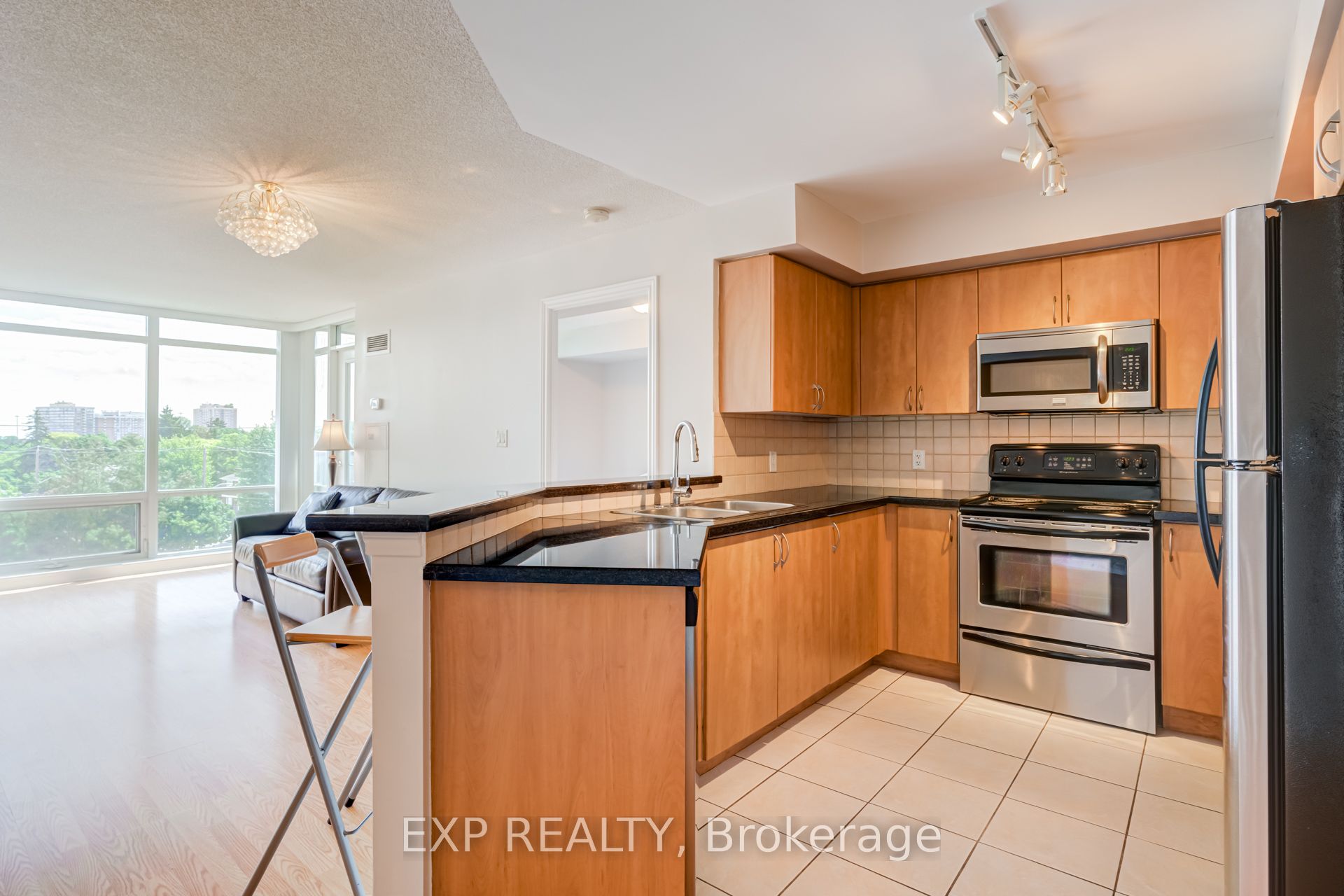 3840 Bathurst Street 506, Toronto, ON M3H 6C6 photo 2