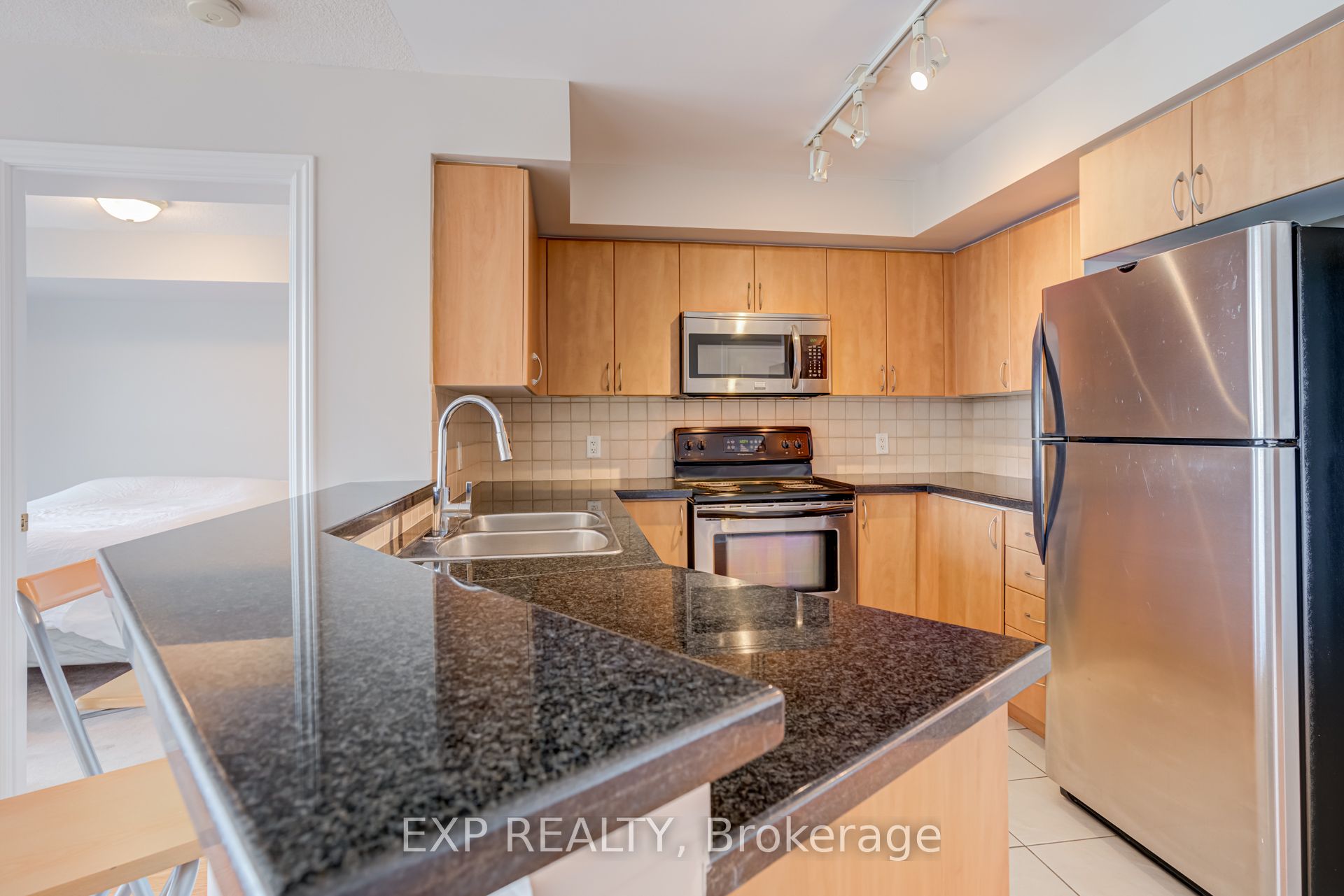 3840 Bathurst Street 506, Toronto, ON M3H 6C6 photo 4