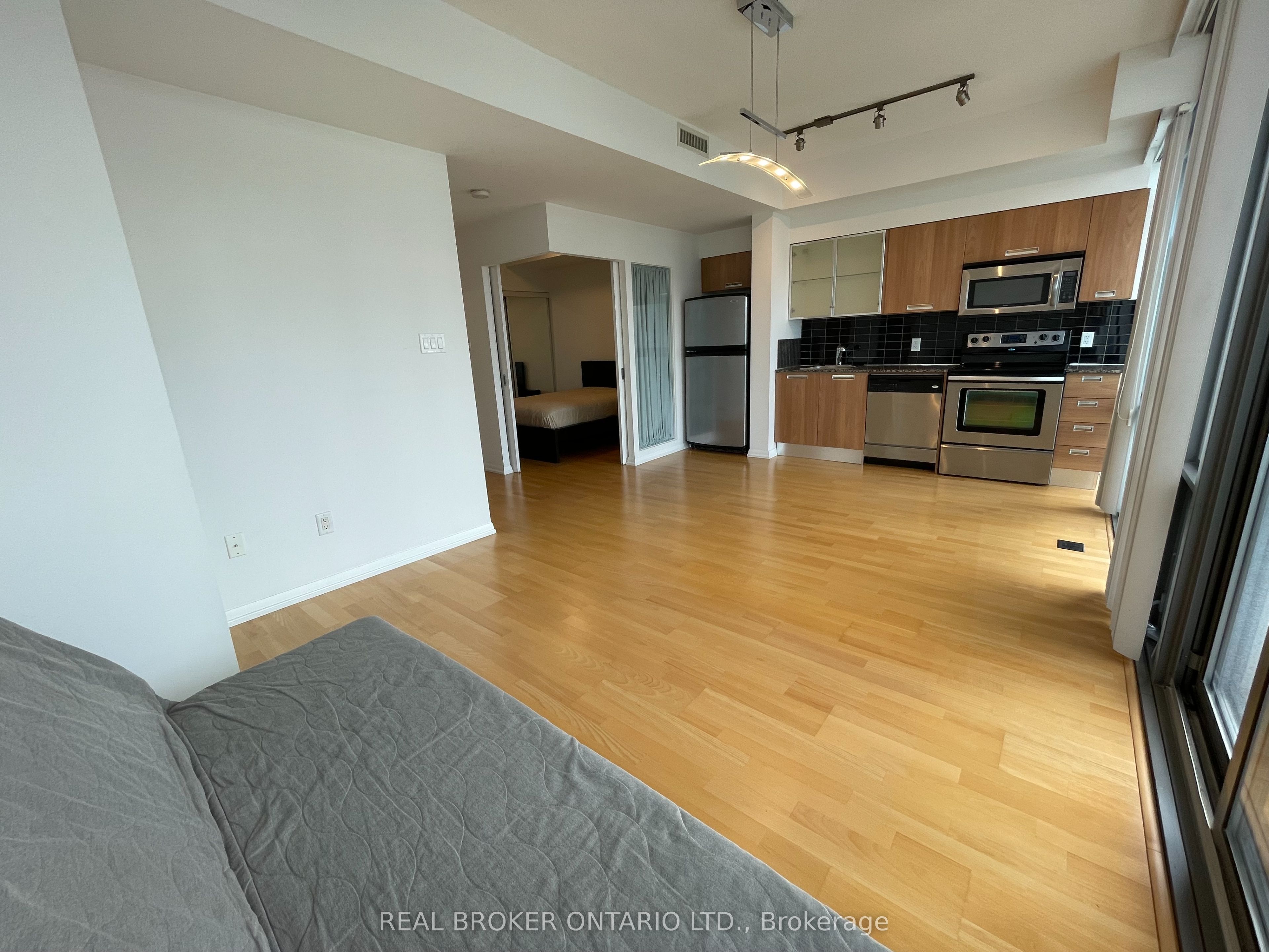 37 Grosvenor Street 3105, Toronto, ON M4Y 3G5 photo 4