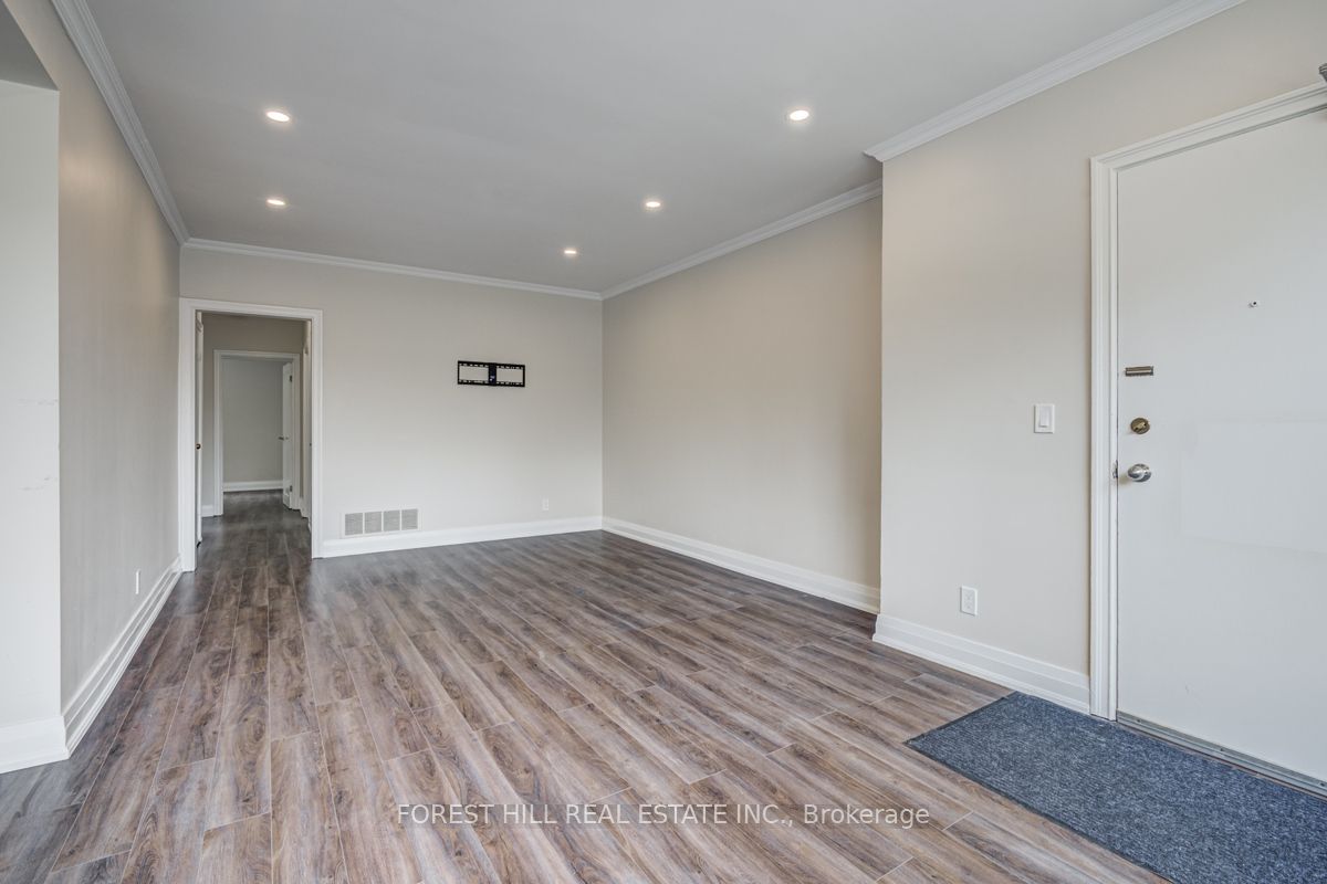 11 Markdale Avenue 1, Toronto, ON M6C 1S8 photo 3