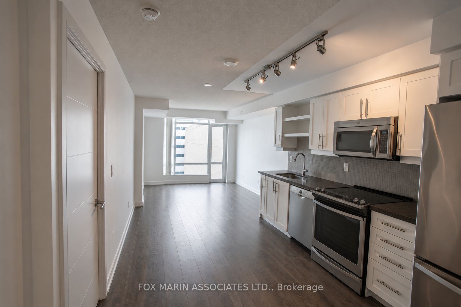 525 Adelaide Street W 614, Toronto, ON M5V 1T6 photo 2