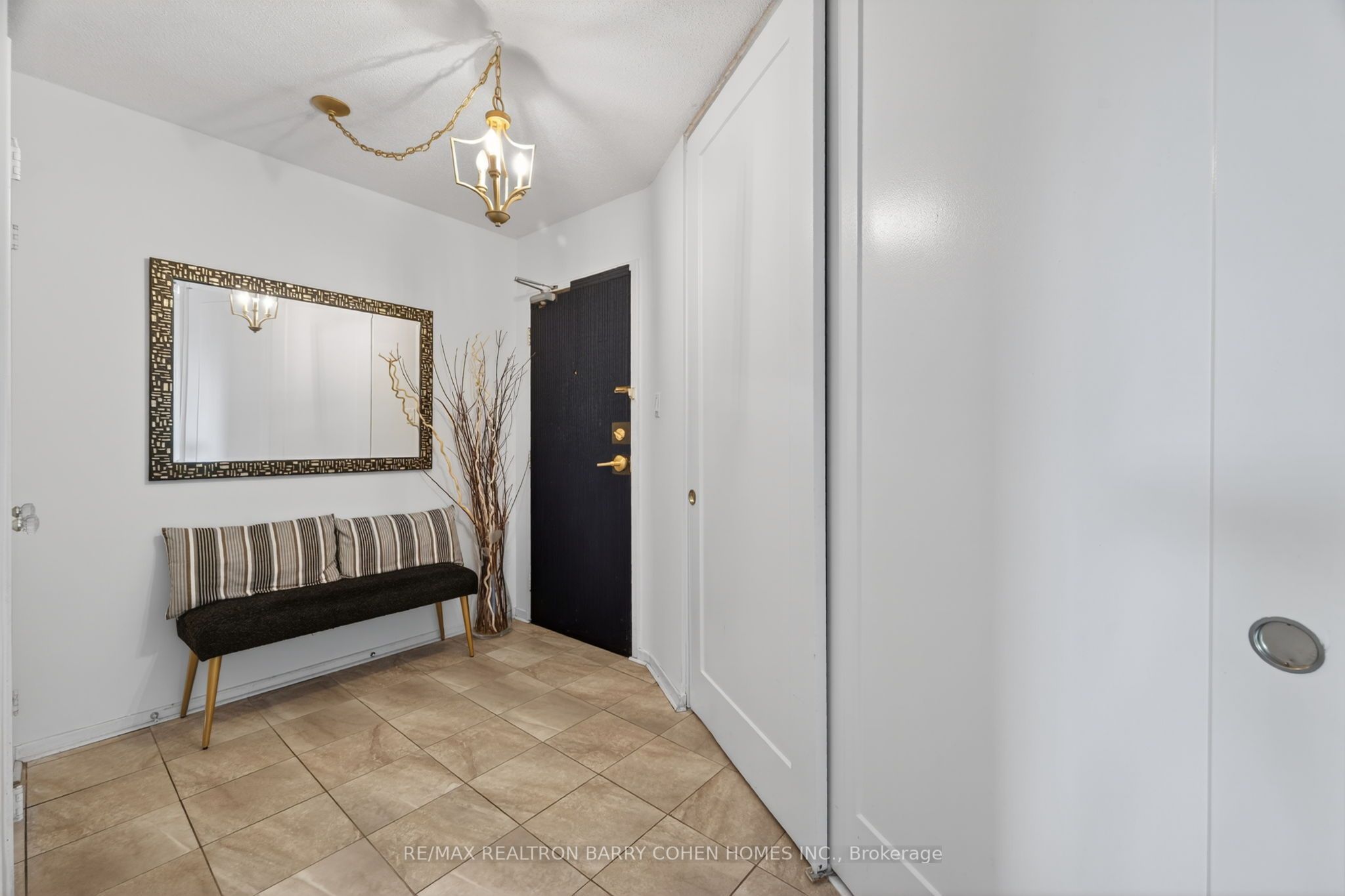 150 Neptune Drive 304, Toronto, ON M6A 2Y9 photo 3