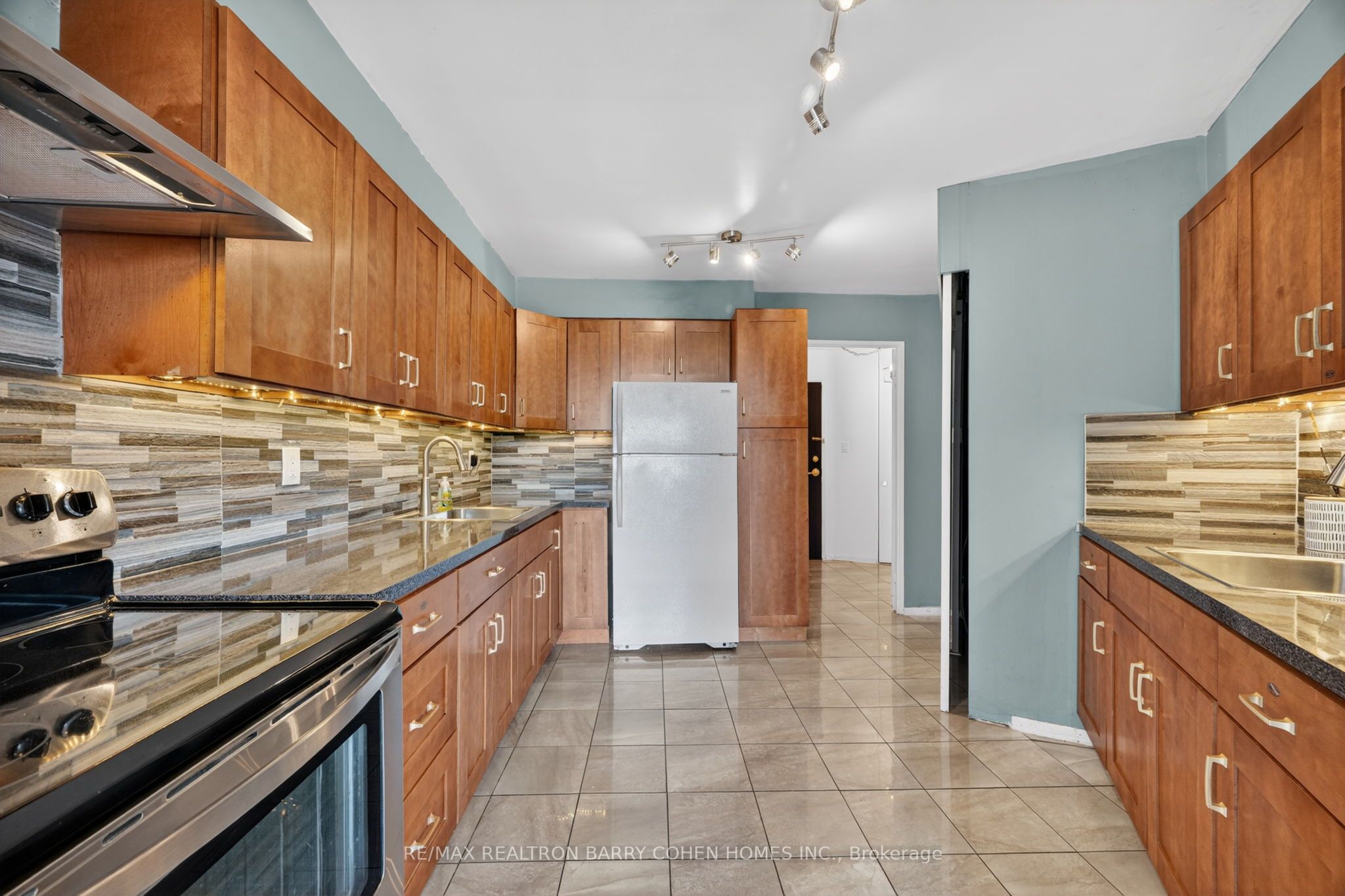 150 Neptune Drive 304, Toronto, ON M6A 2Y9 photo 5
