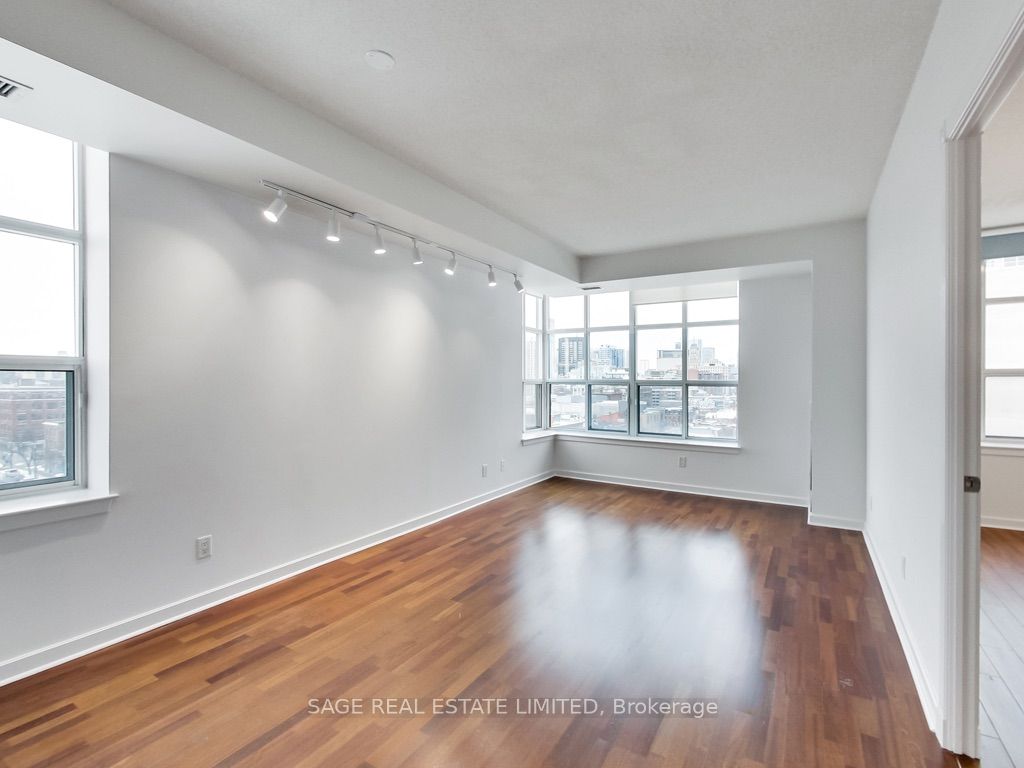 438 Richmond Street W 910, Toronto, ON M5V 3S6
