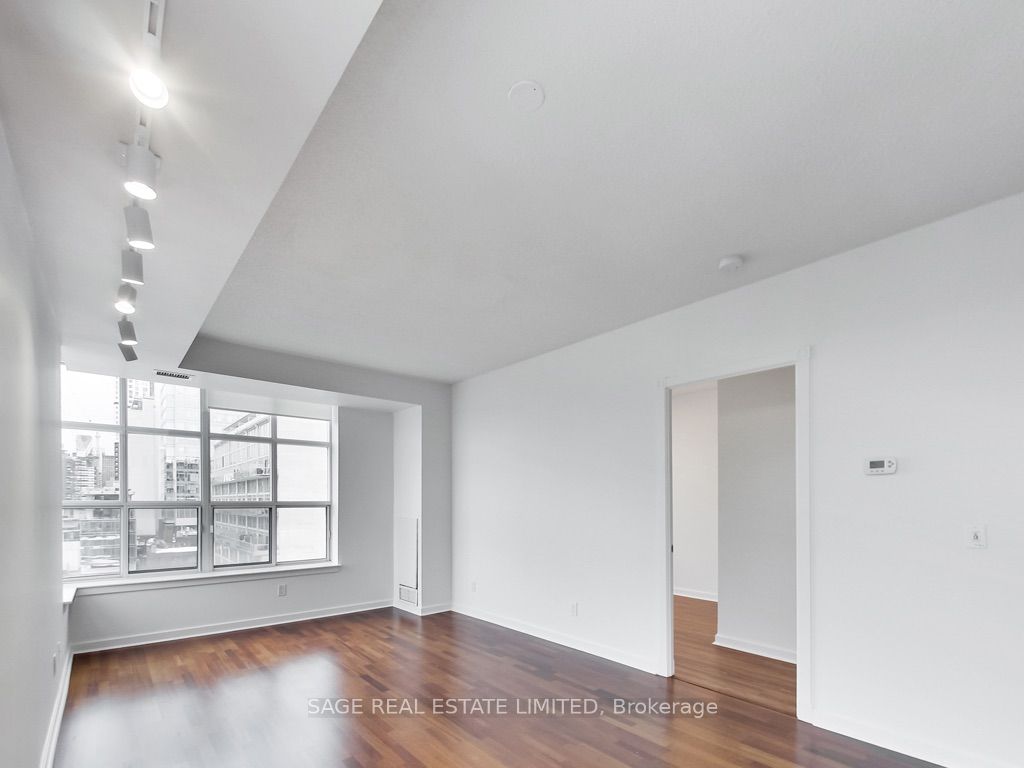 438 Richmond Street W 910, Toronto, ON M5V 3S6 photo 2