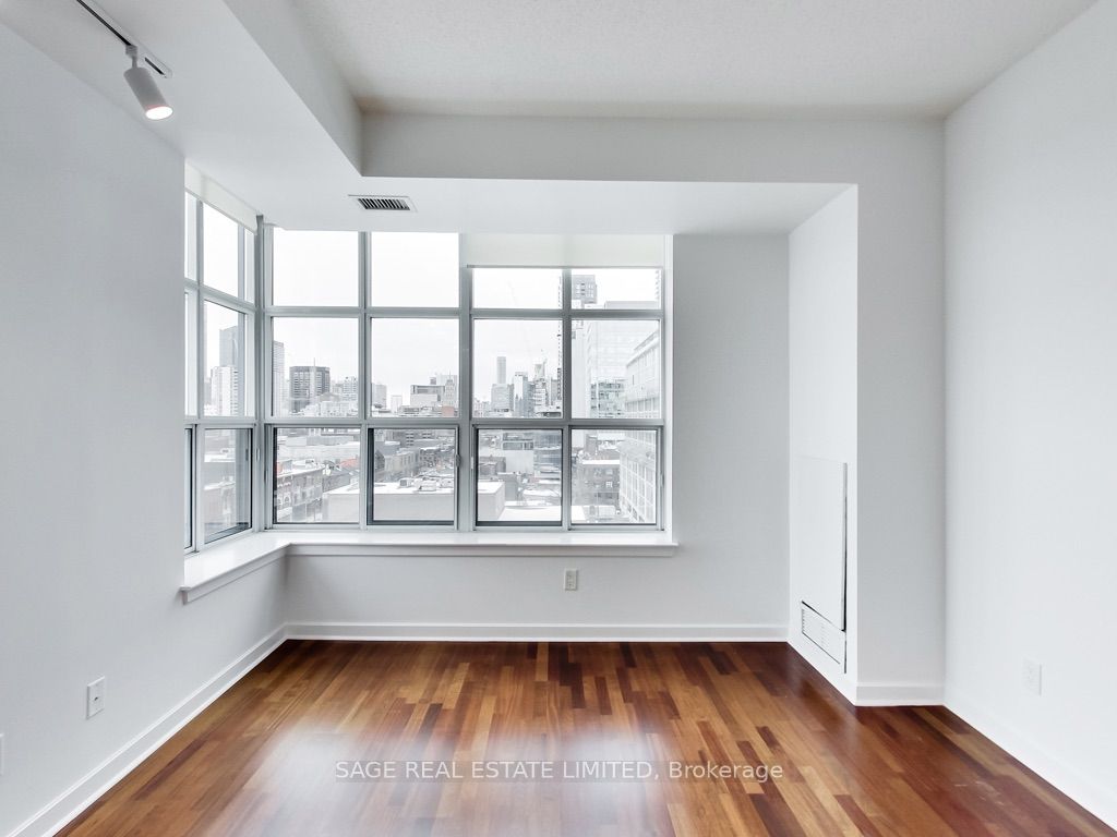 438 Richmond Street W 910, Toronto, ON M5V 3S6 photo 3