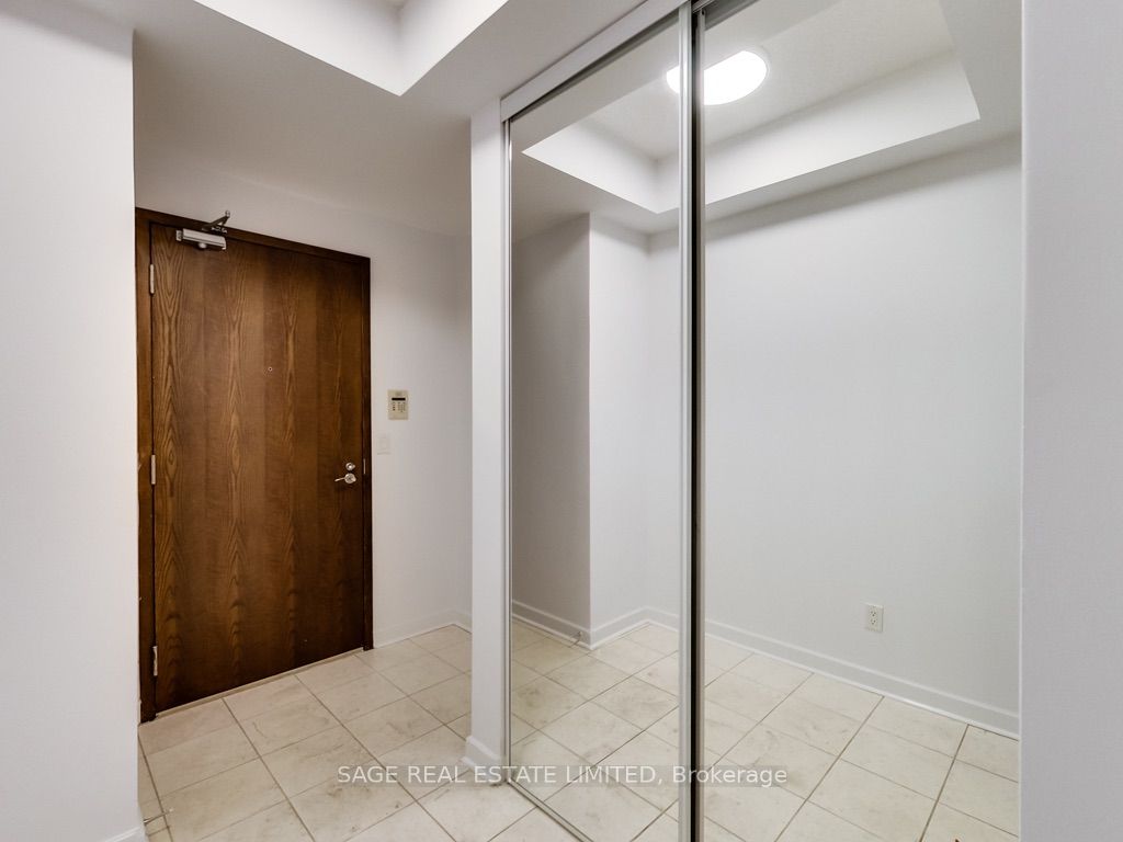 438 Richmond Street W 910, Toronto, ON M5V 3S6 photo 4