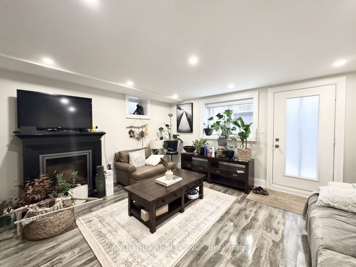 117 Chaplin Crescent Garden, Toronto, ON M5P 1A6 photo 5