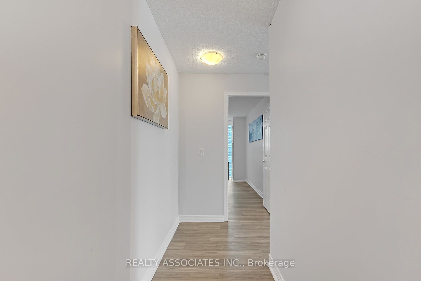 19 Grand Trunk Crescent 2710, Toronto, ON M5J 3A3 photo 4