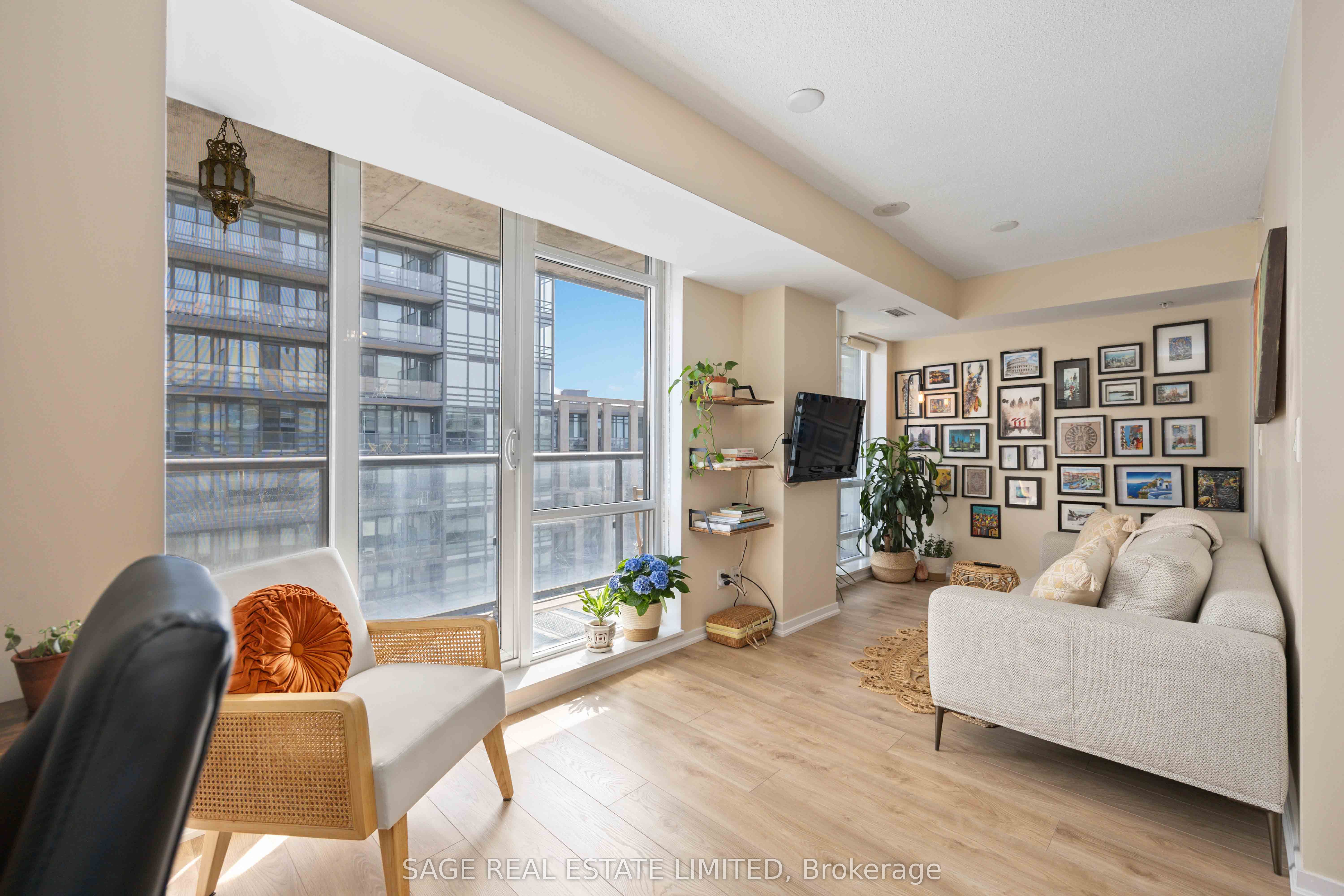 20 Joe Shuster Way 1305, Toronto, ON M6K 0A3