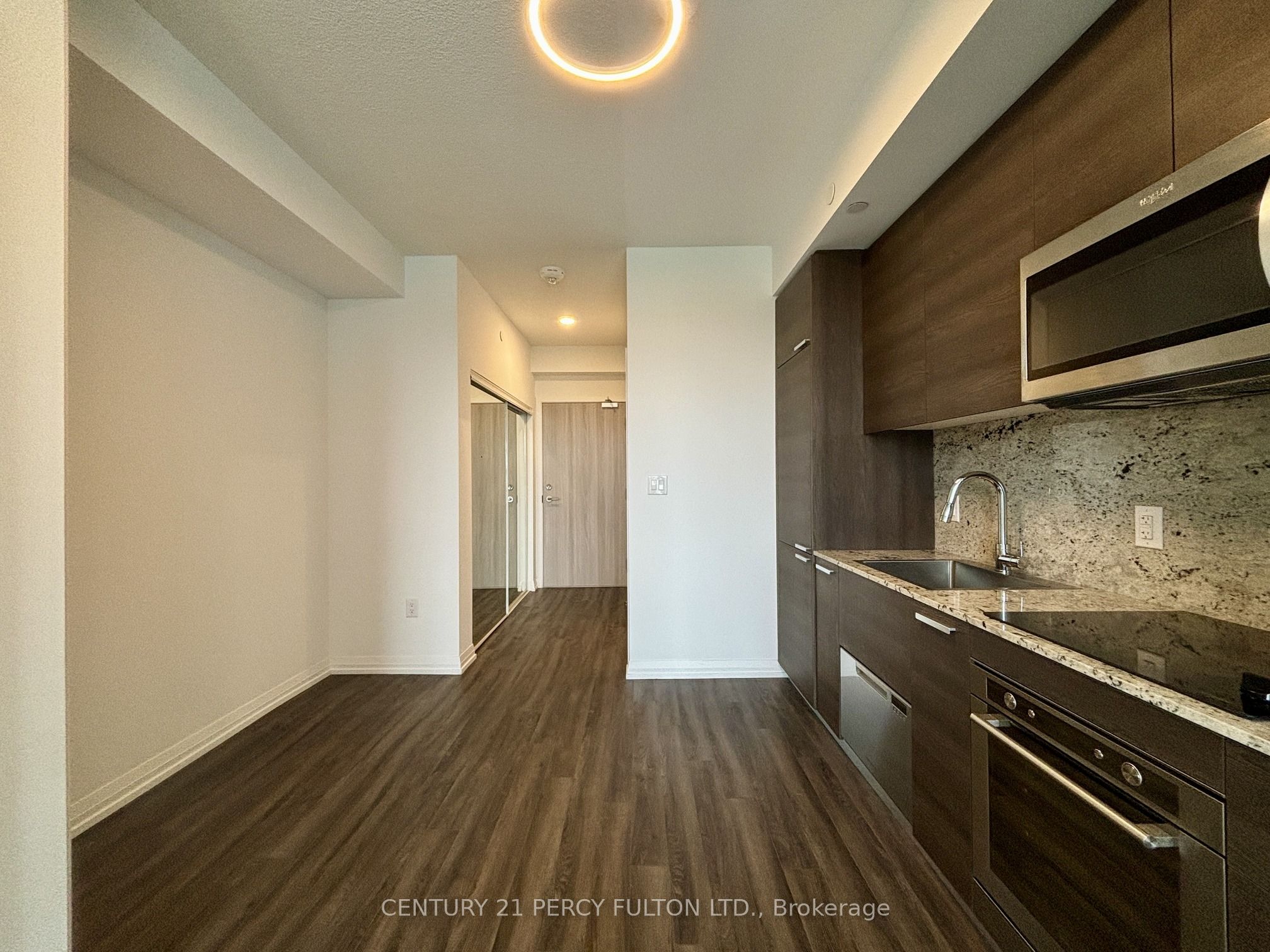 75 Canterbury Place 1609, Toronto, ON M2N 0L2 photo 2