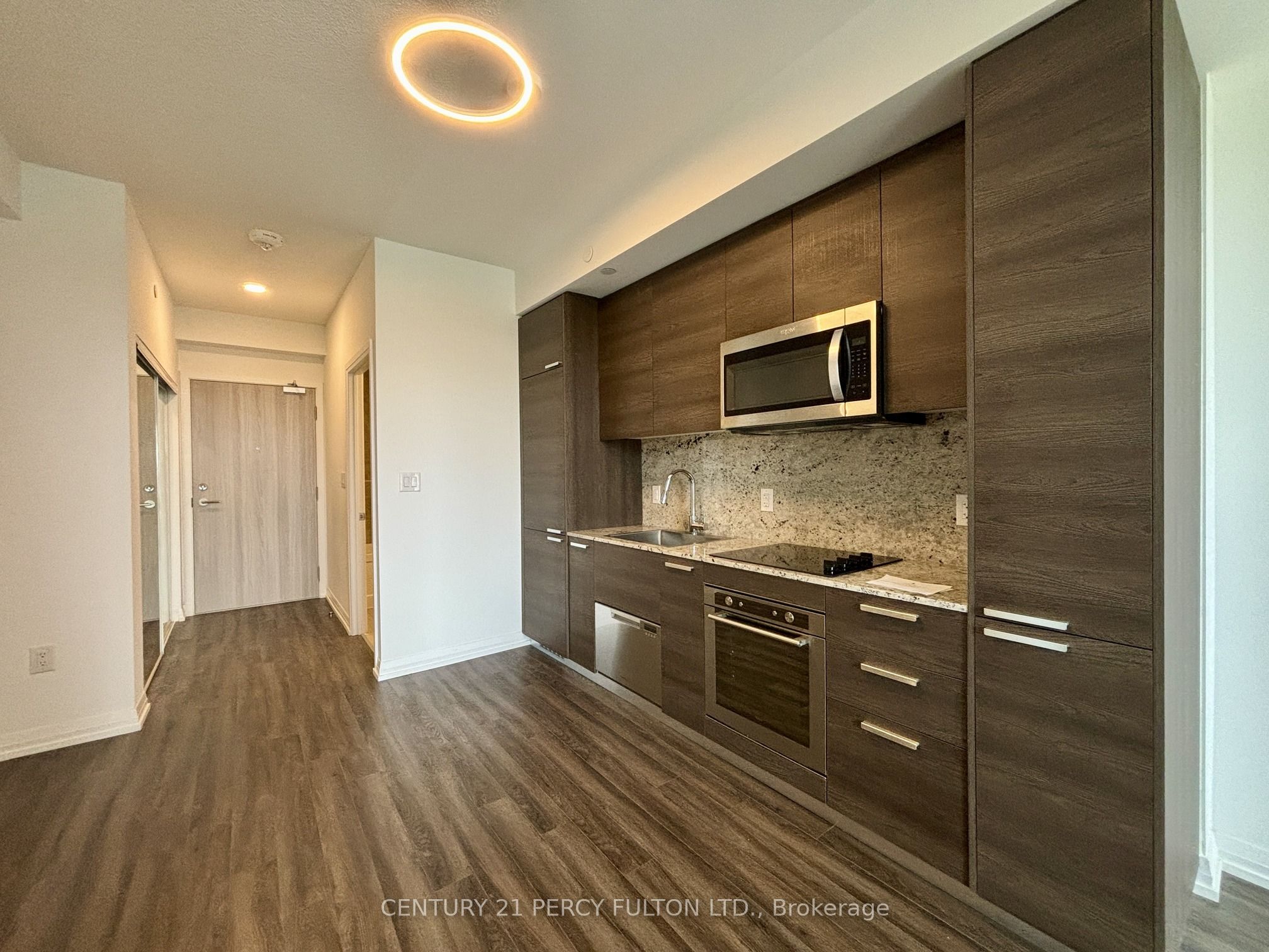 75 Canterbury Place 1609, Toronto, ON M2N 0L2 photo 3