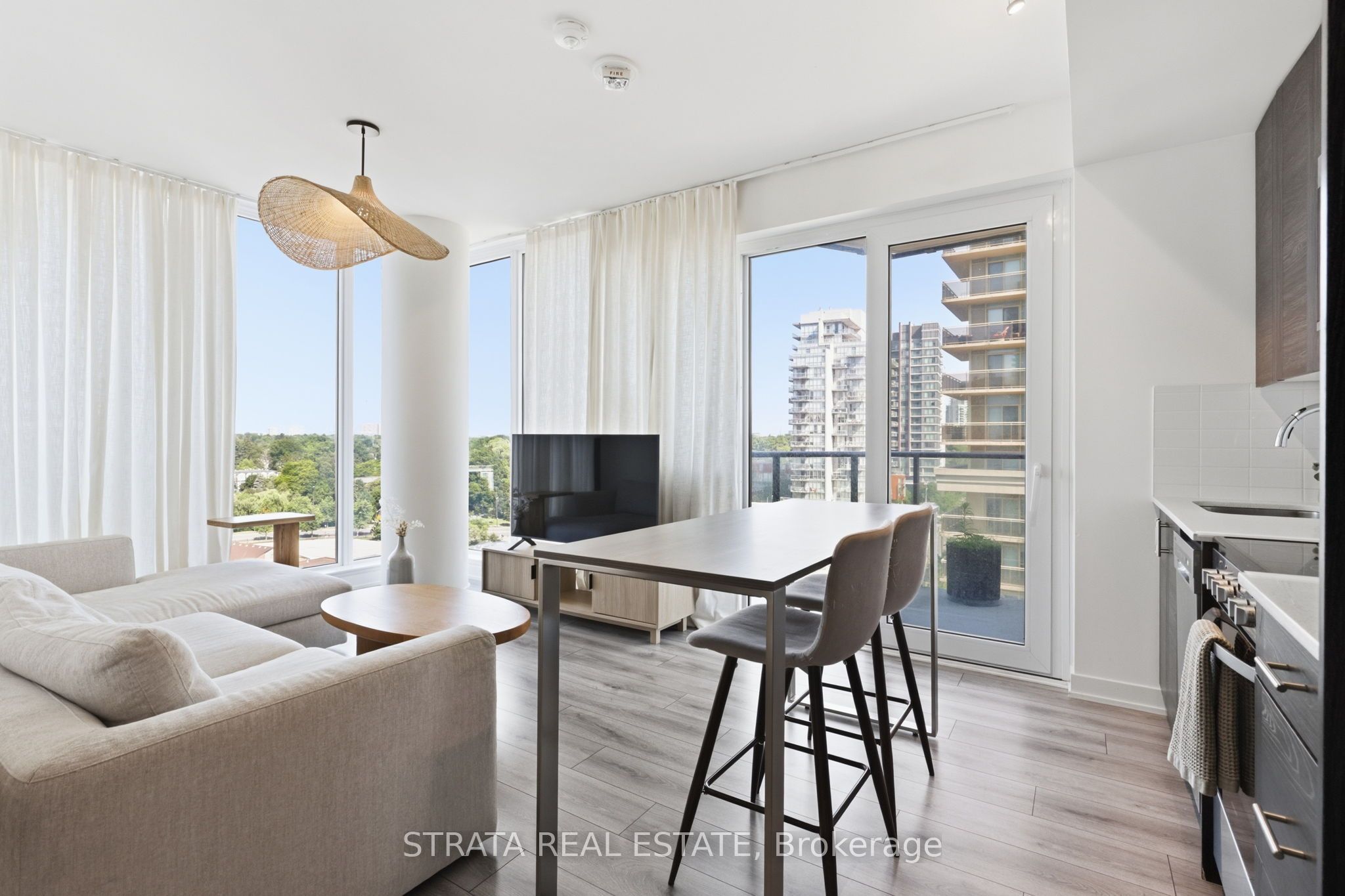 15 ELLERSLIE Avenue 708, Toronto, ON M2N 0L7
