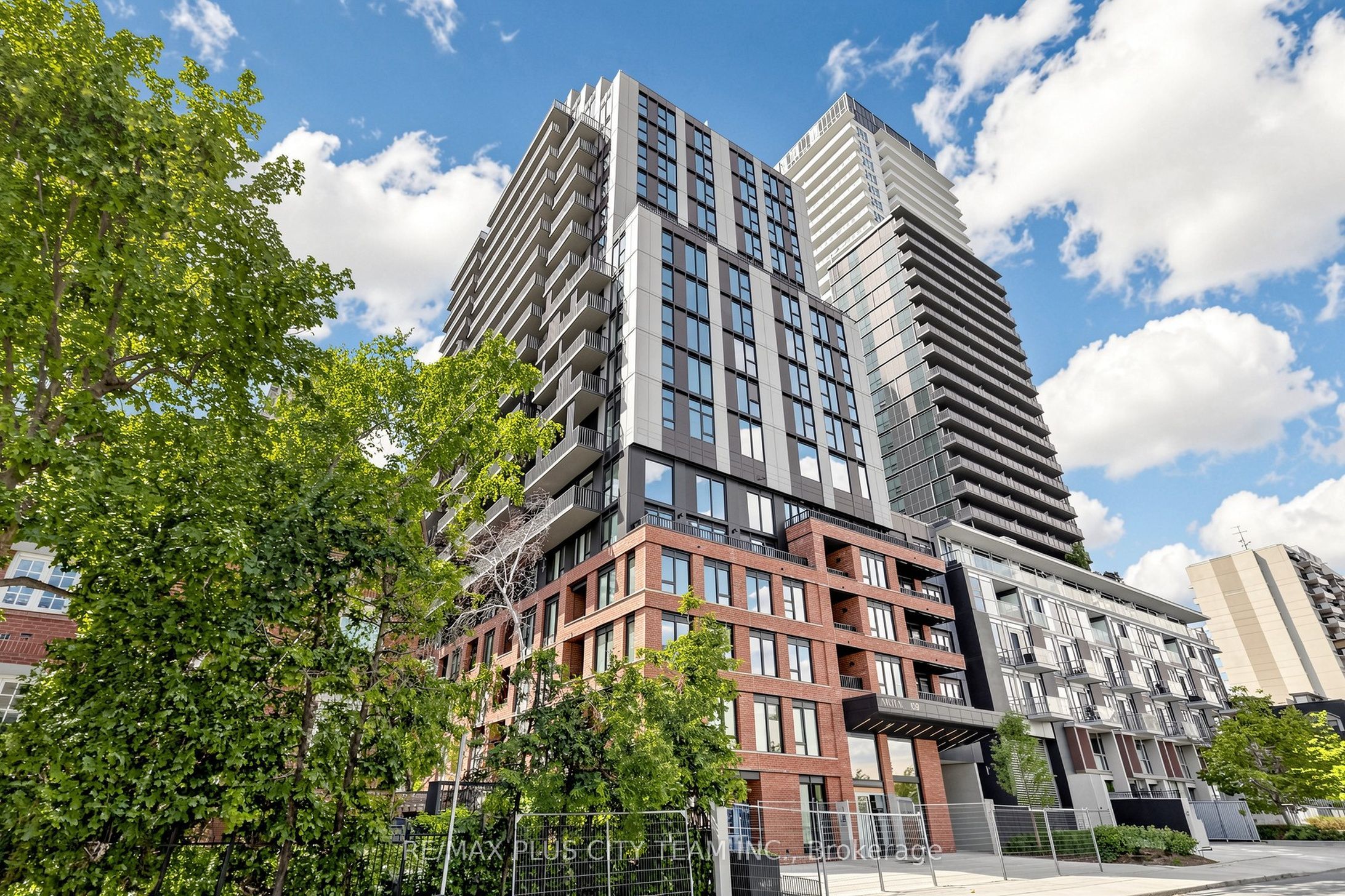109 Erskine Avenue 409, Toronto, ON M4P 0G6