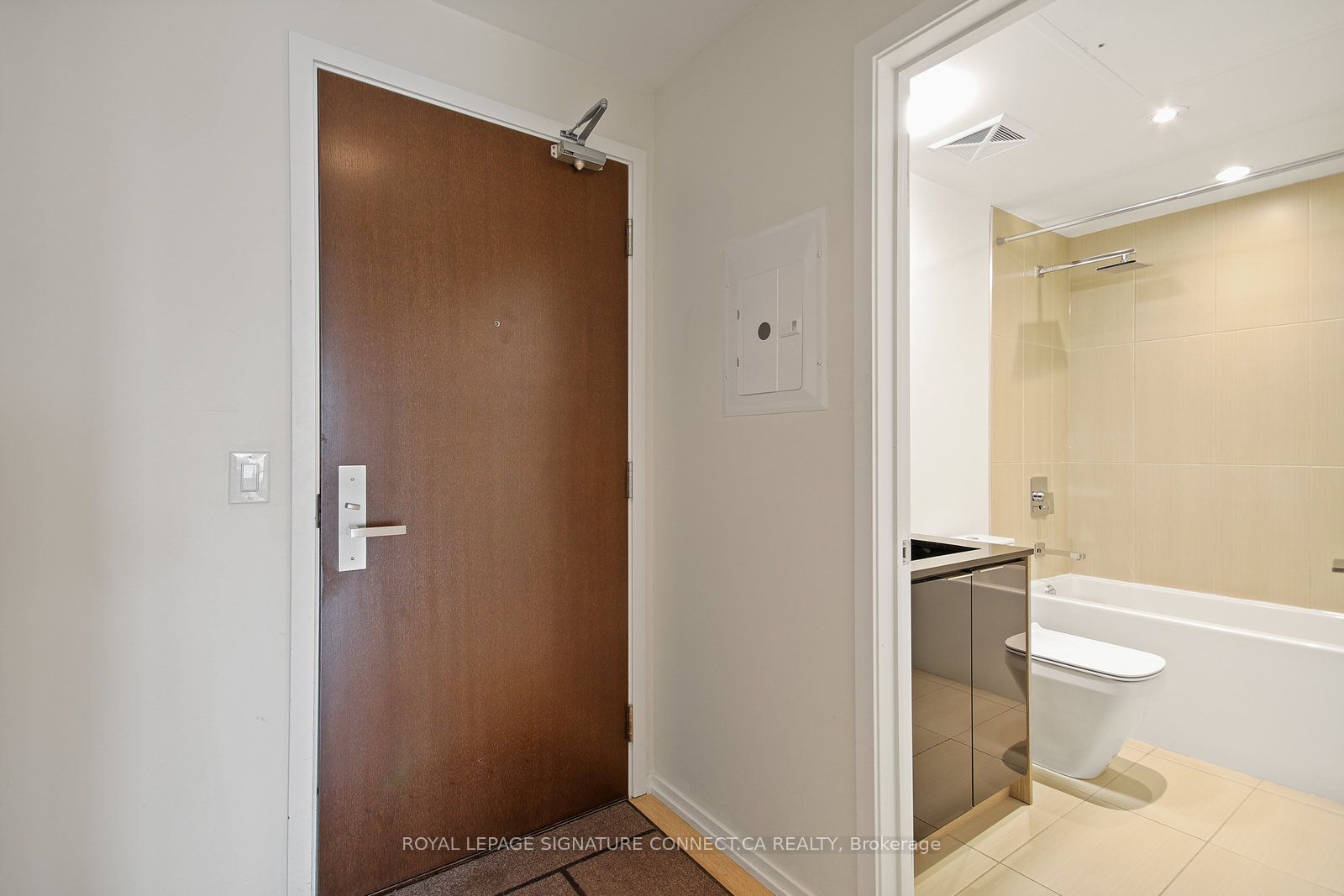 70 Temperance Street 2602, Toronto, ON M5H 4E8 photo 3