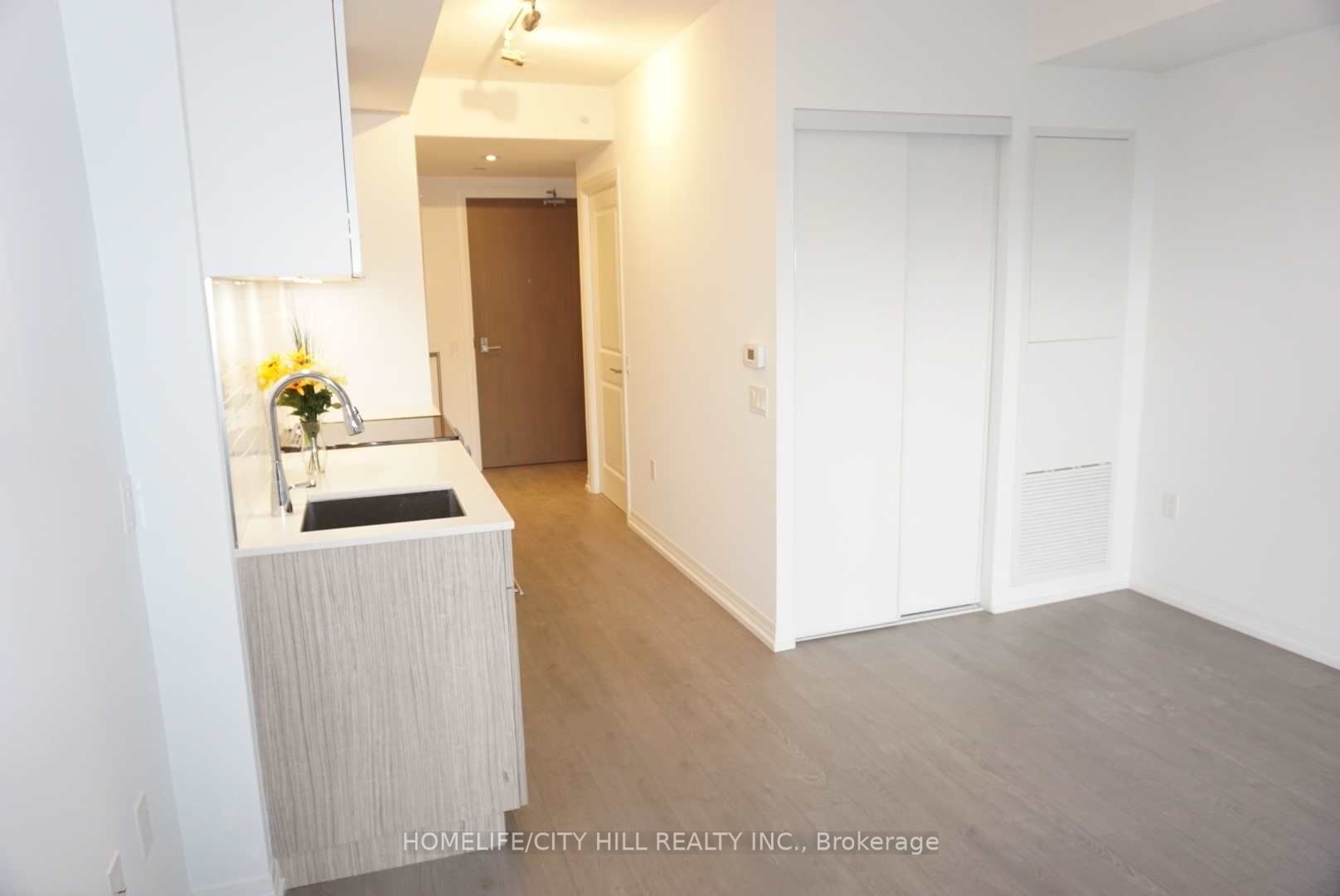 251 Jarvis Street 702, Toronto, ON M5B 0C3 photo 3