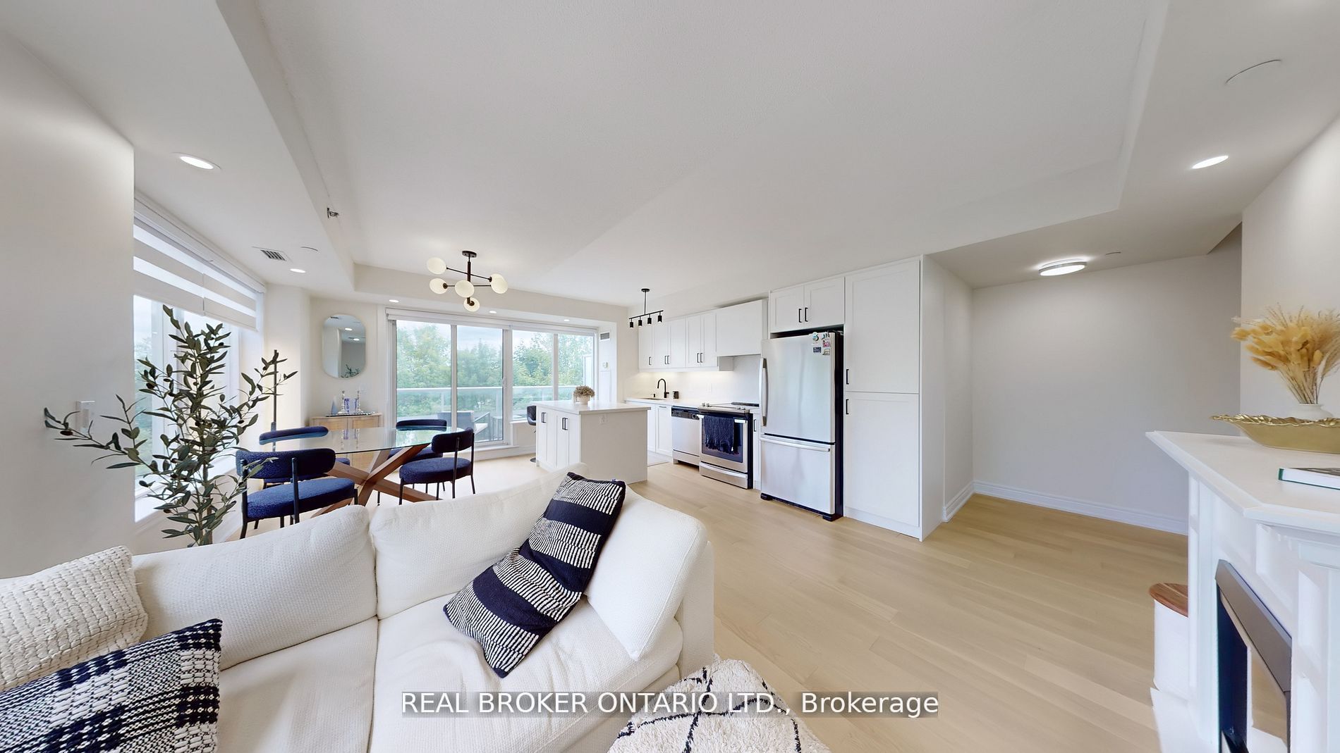 701 Sheppard Avenue W 415, Toronto, ON M3H 2S7