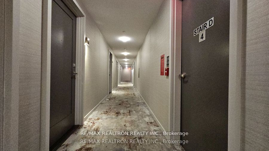 57 St Joseph Street 406, Toronto, ON M5S 0C5 photo 3