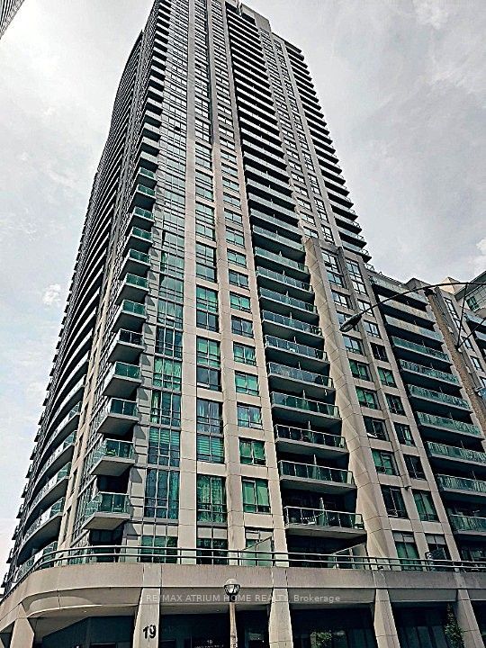 19 Grand Trunk Crescent 1601, Toronto, ON M5J 3A3