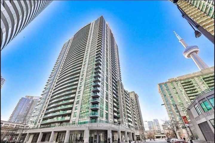 19 Grand Trunk Crescent 1601, Toronto, ON M5J 3A3 photo 2