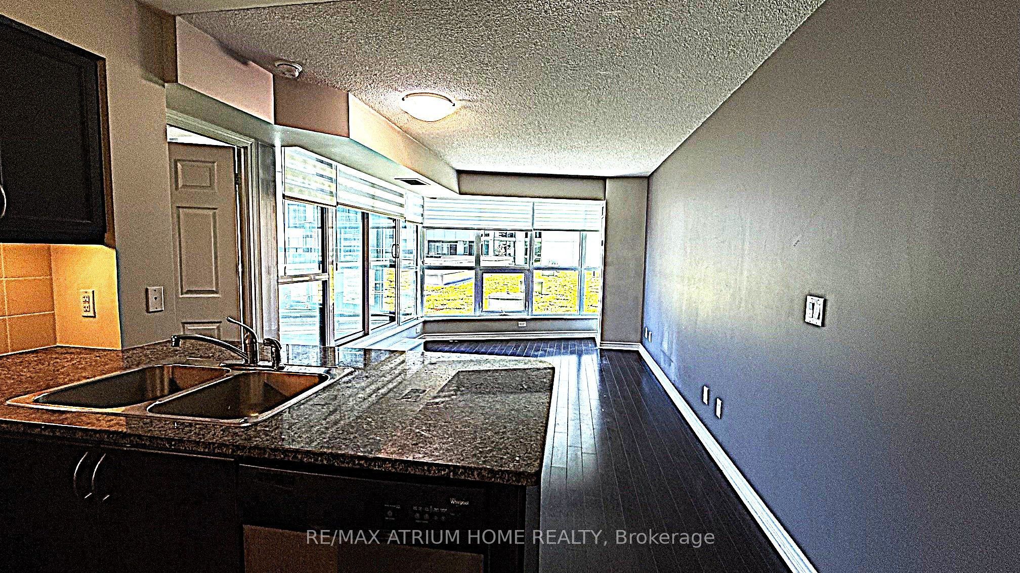 19 Grand Trunk Crescent 1601, Toronto, ON M5J 3A3 photo 5