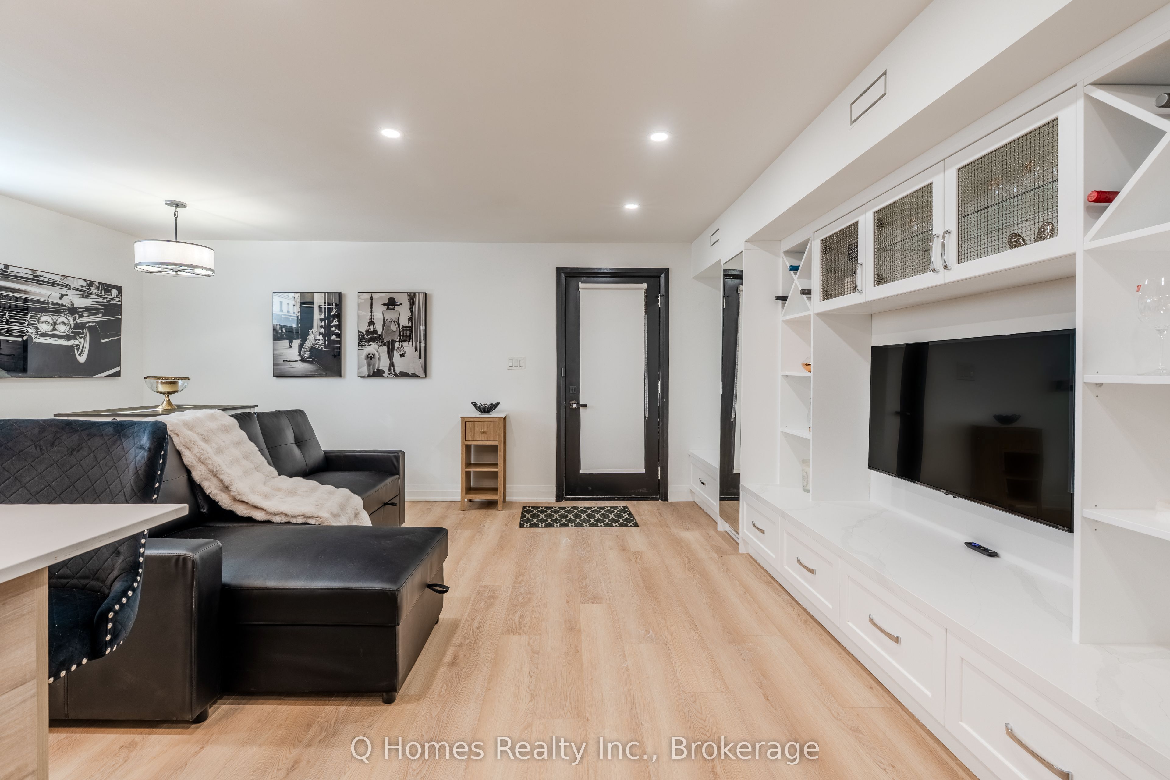 58 Mcnairn Avenue 8, Toronto, ON M5M 2H5 photo 2